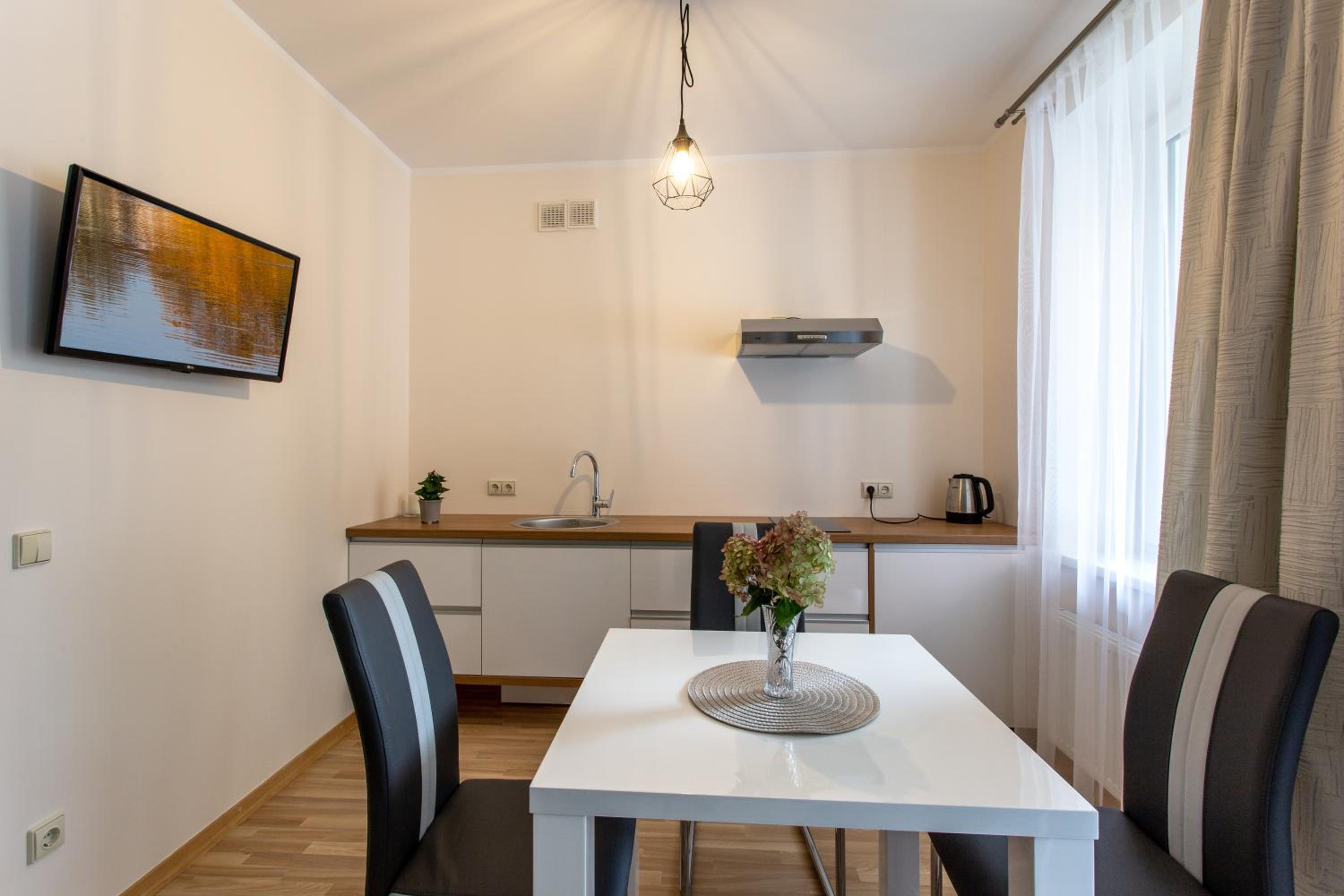 Studio Apartment - Photo 7
