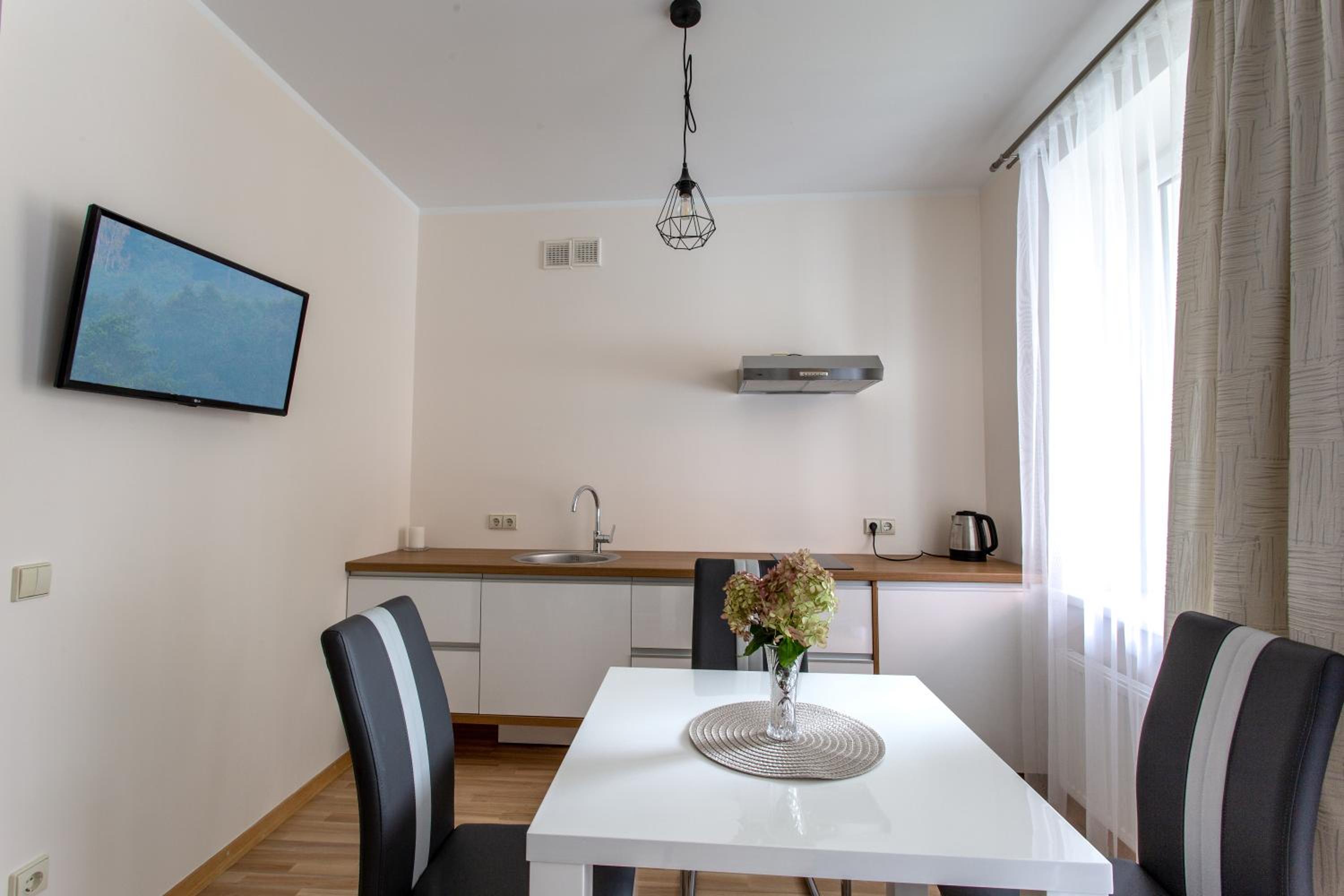 Studio Apartment - Photo 16