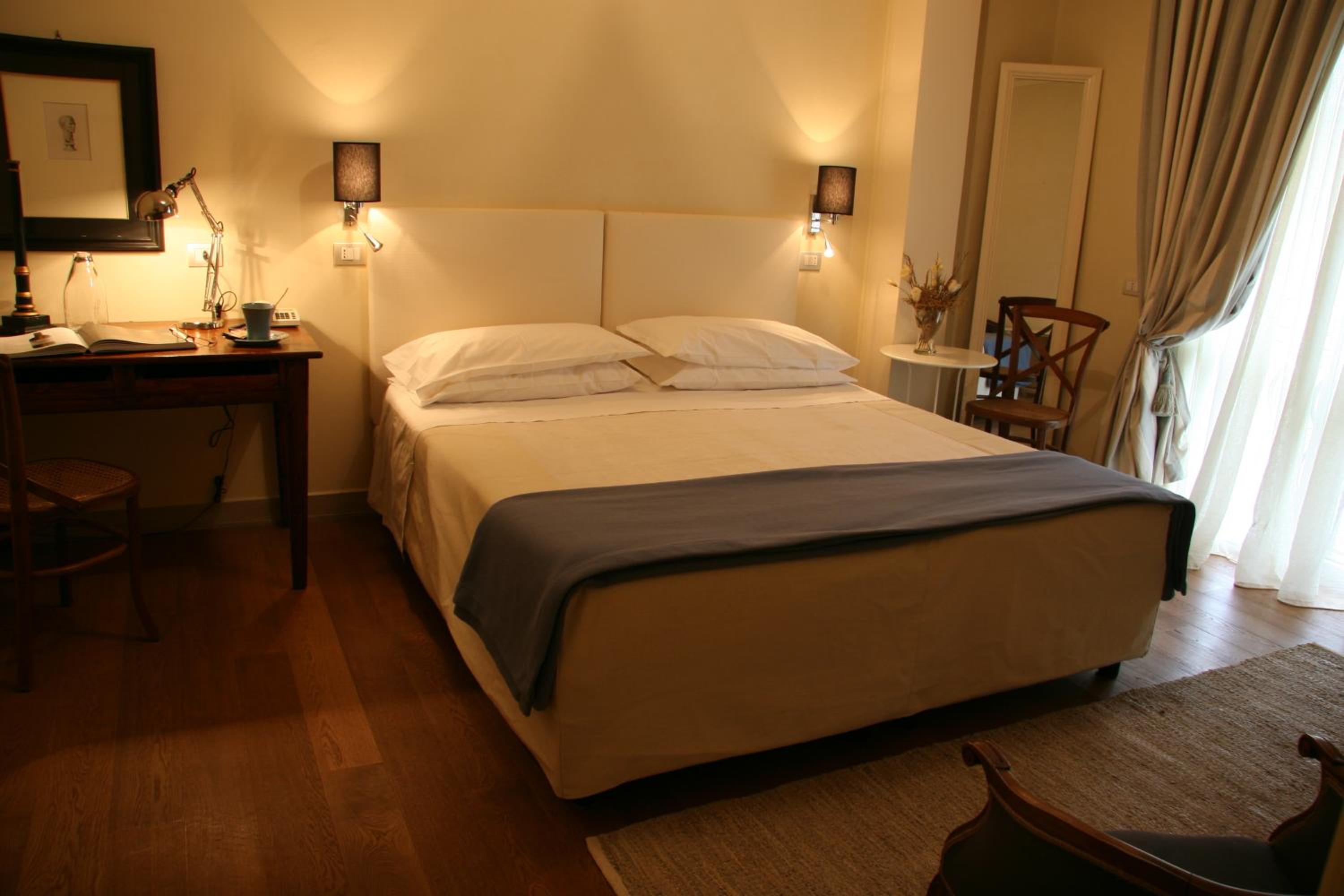 Superior Double or Twin Room - Photo 5