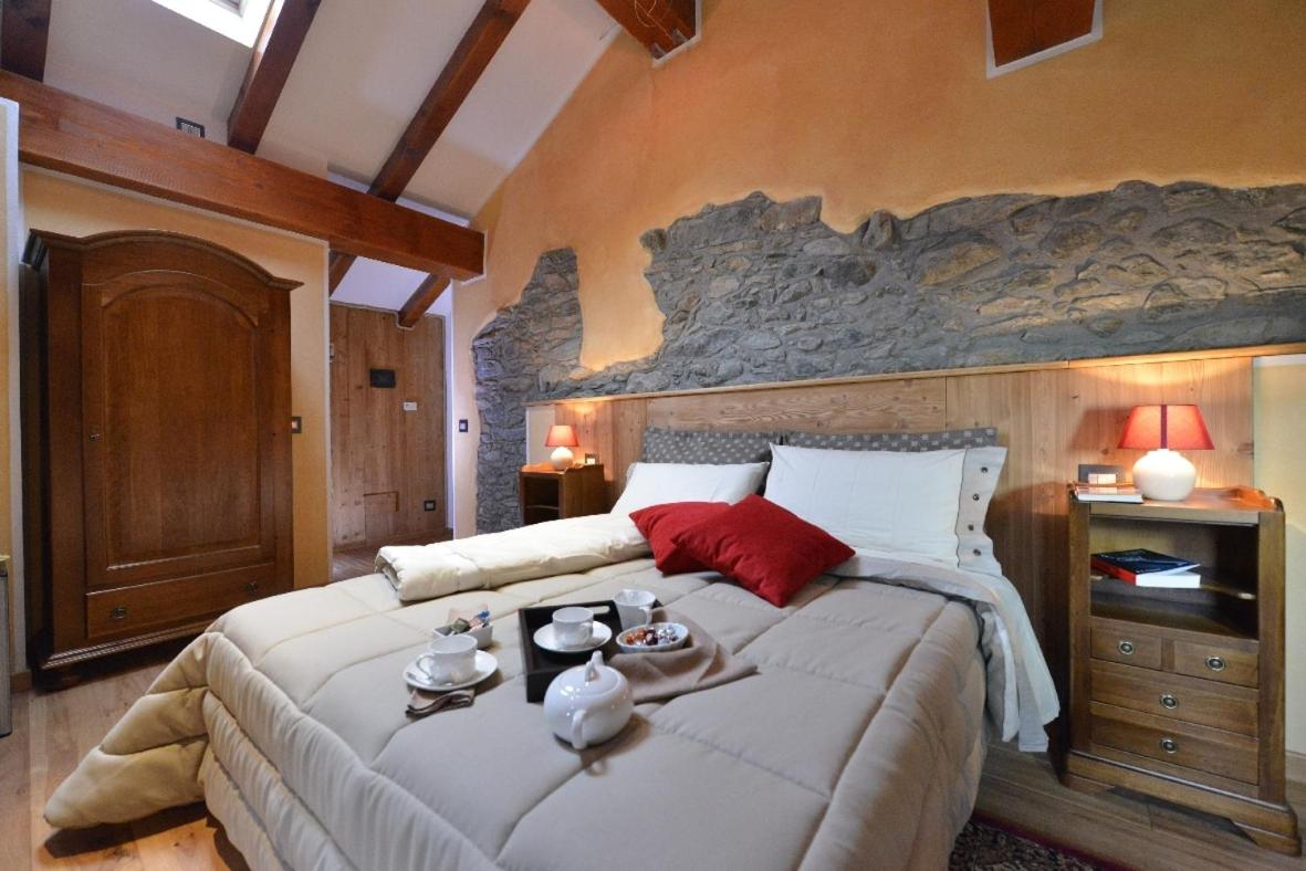 Double Room with Spa Bath photo 1