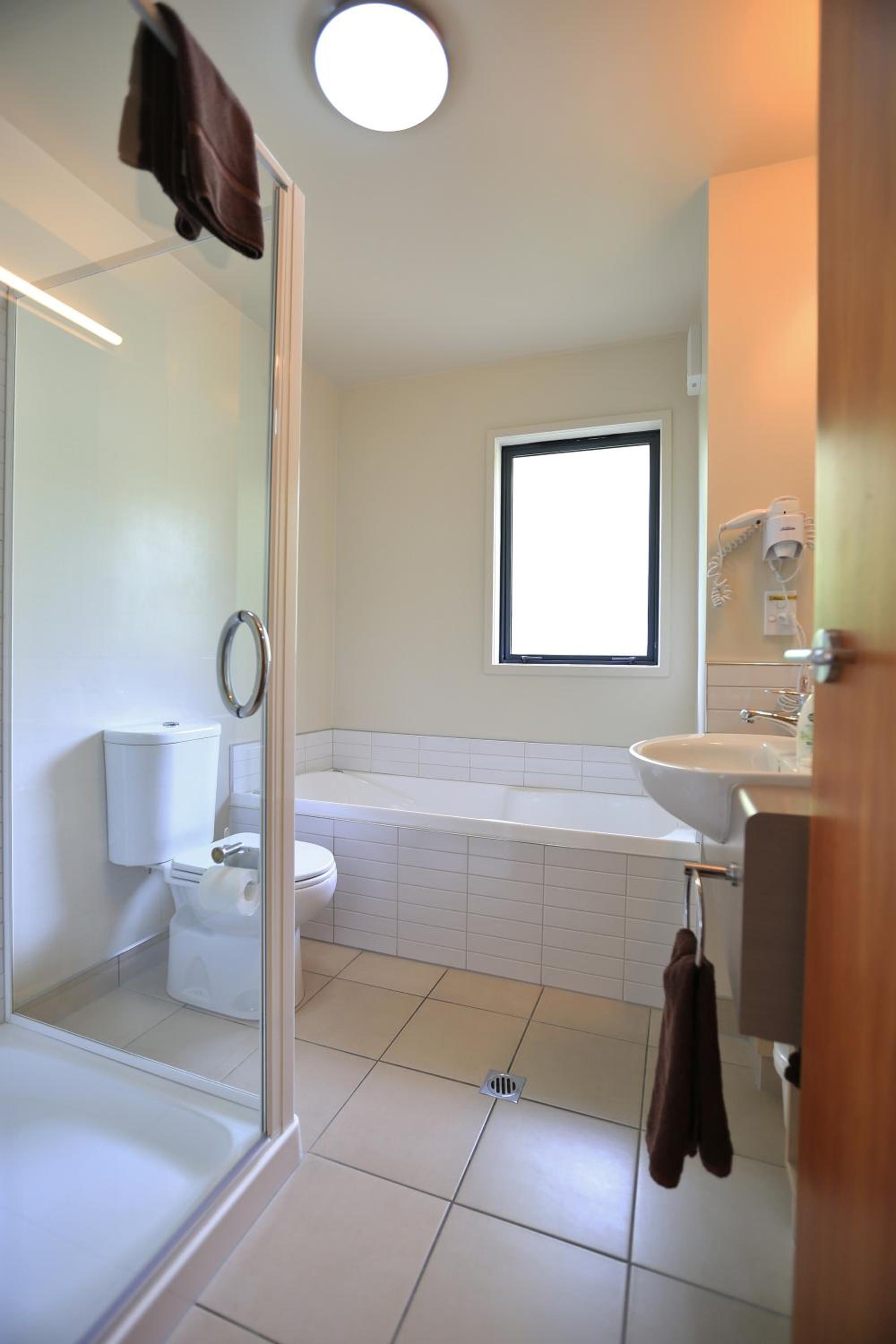 One-Bedroom Apartment - Photo 3