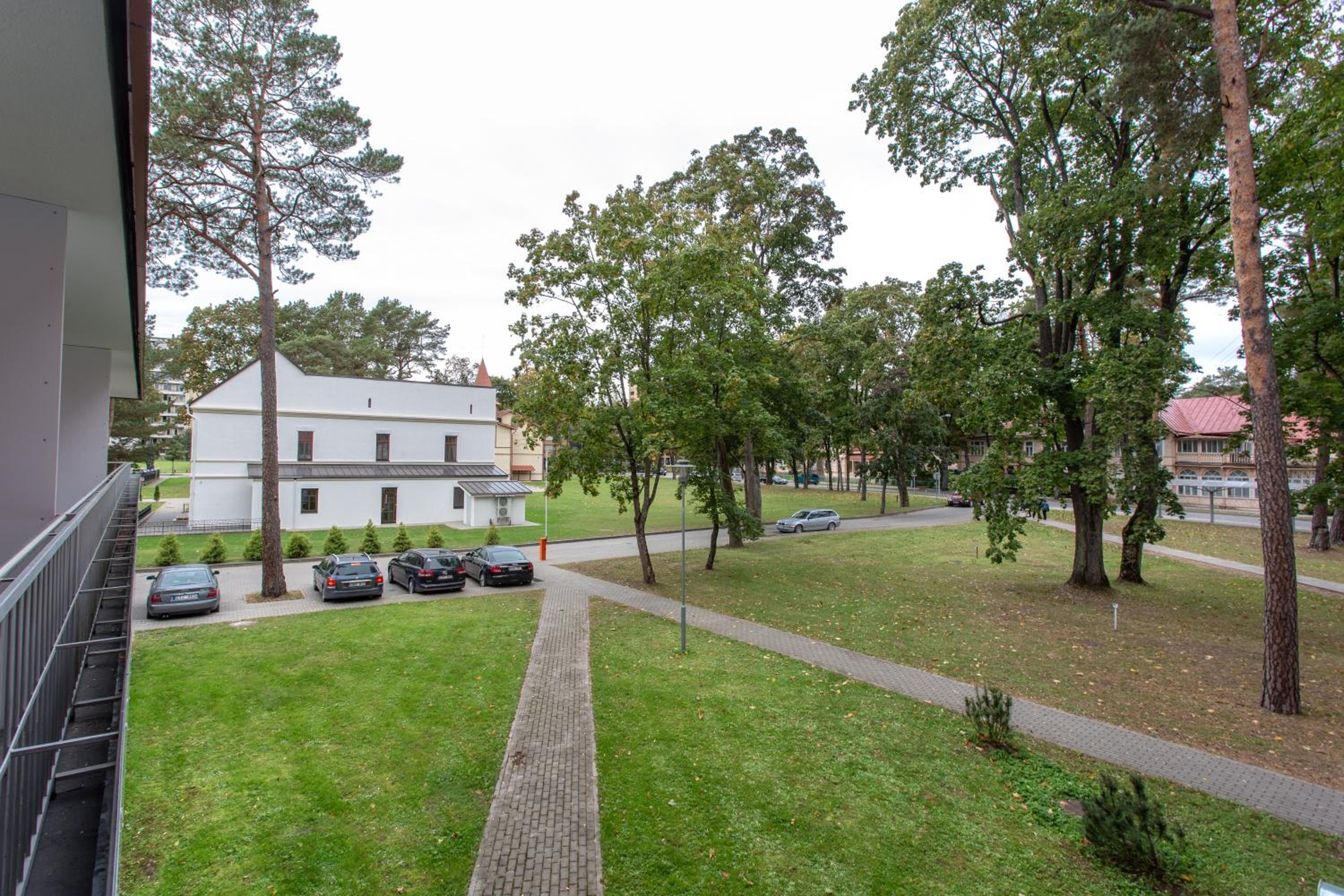 Studio Apartment - Photo 40