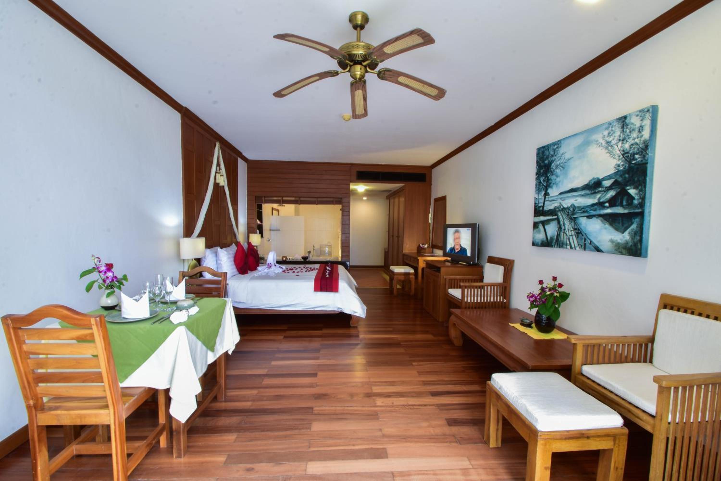 Deluxe Room (Size 50 Sqm.) - Photo 12
