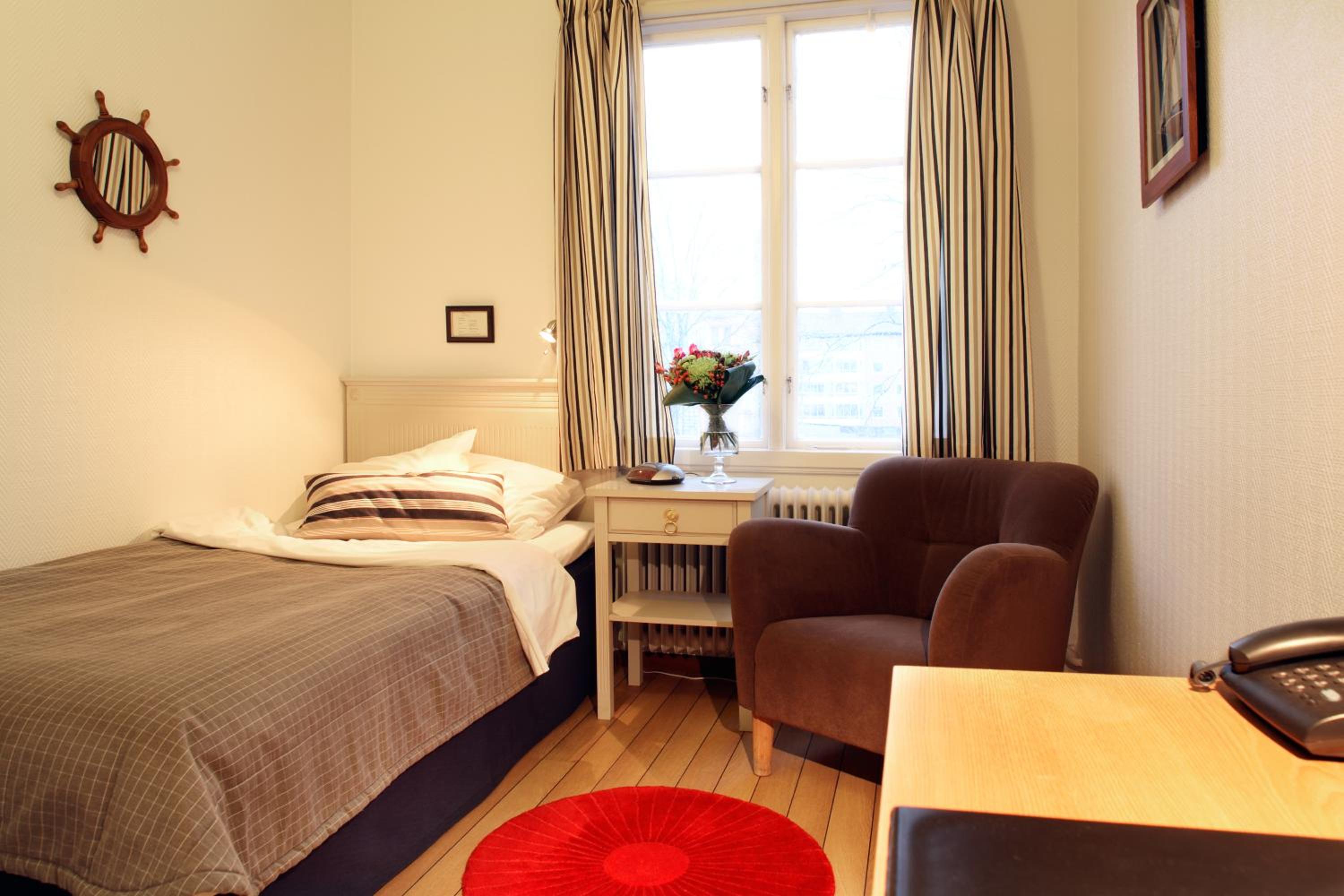 Budget Single Room photo 2
