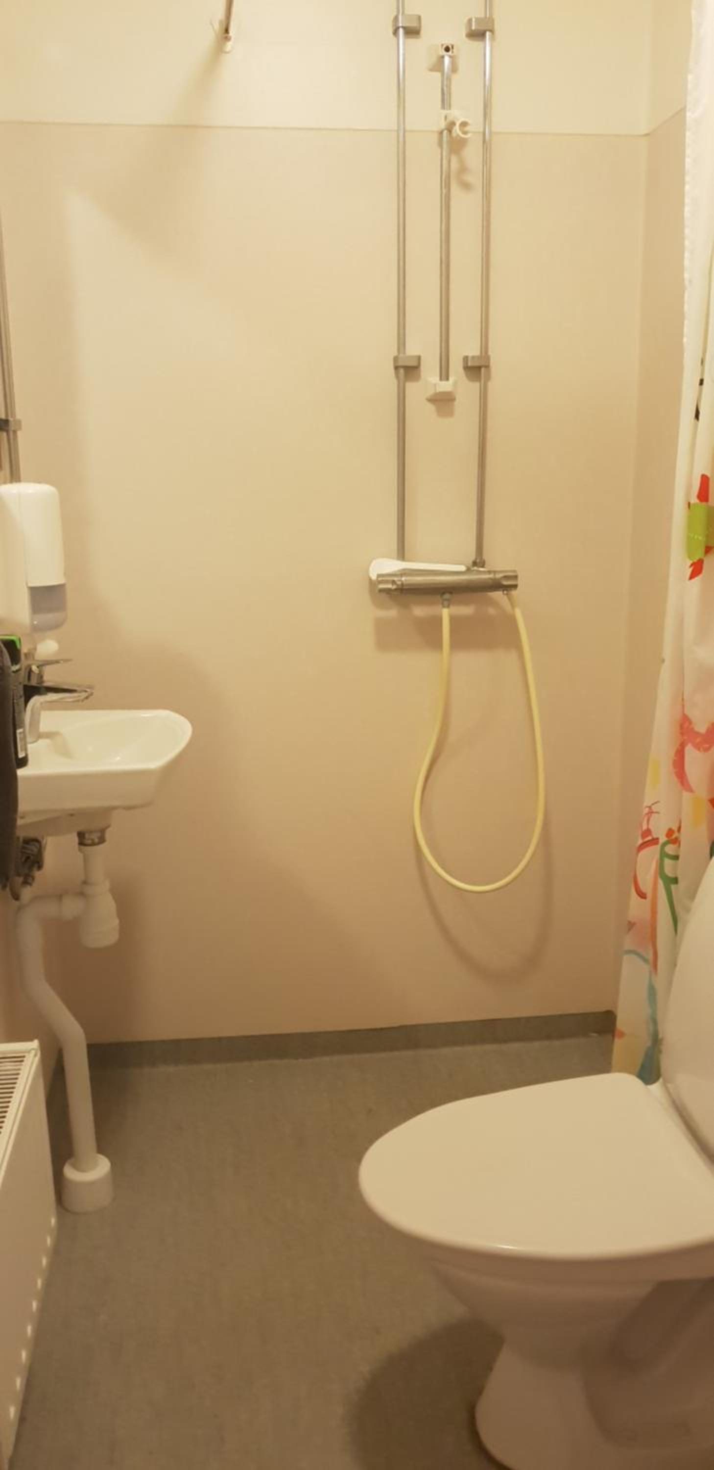 Double Room with Shared Bathroom photo 3