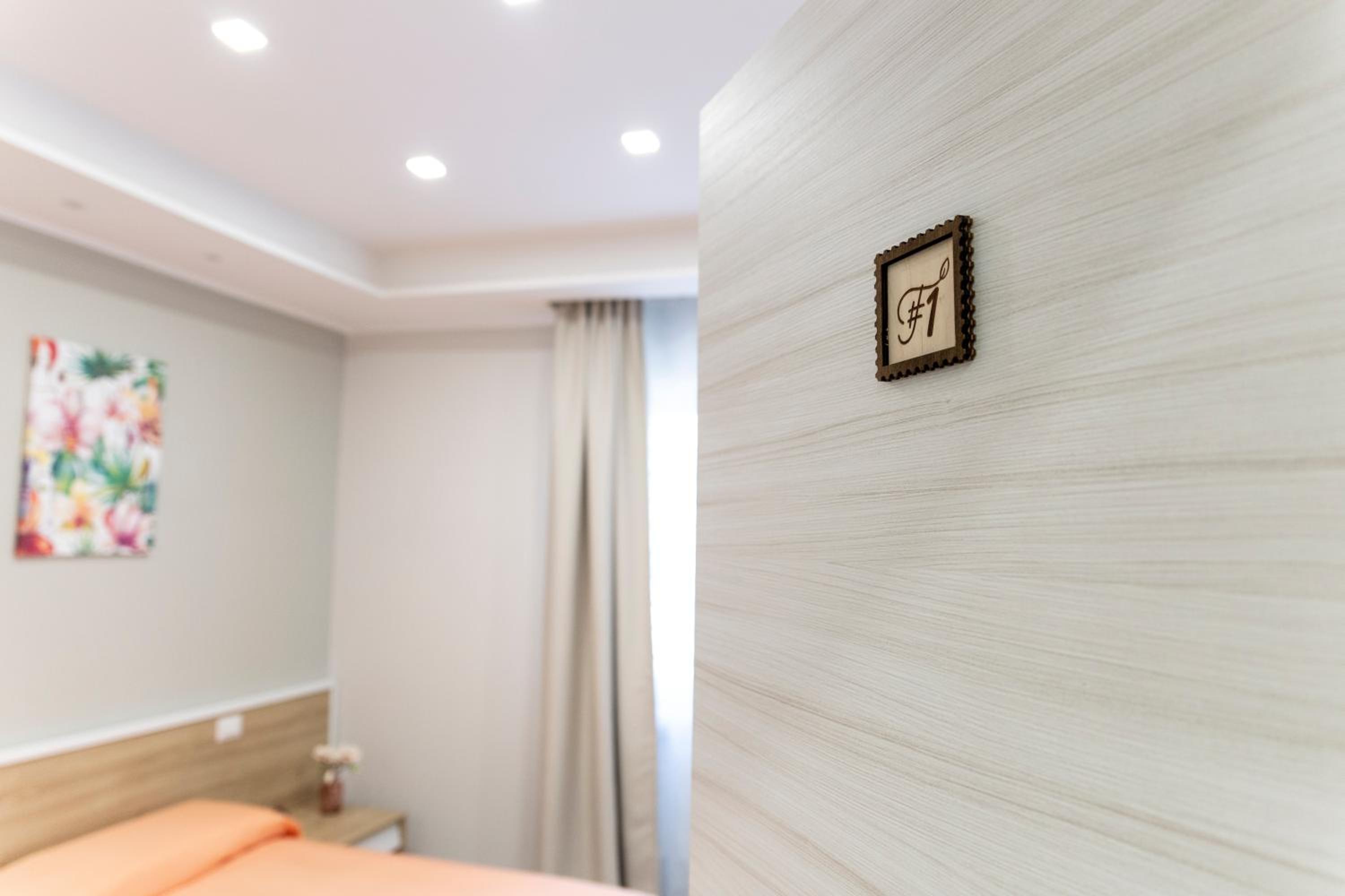 Double or Twin Room with Private Bathroom photo 3