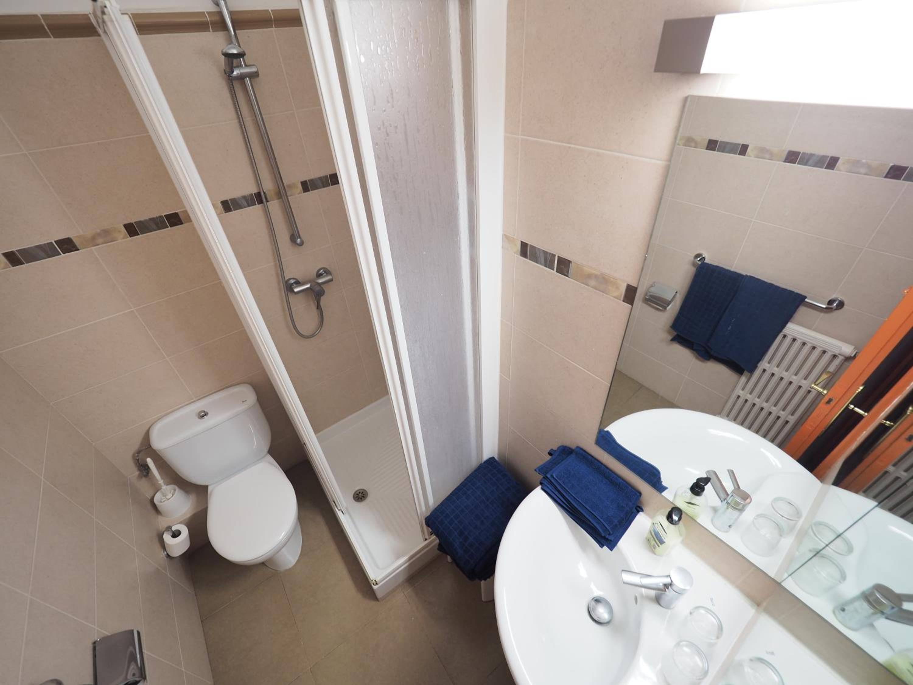 Economy Double Room photo 3