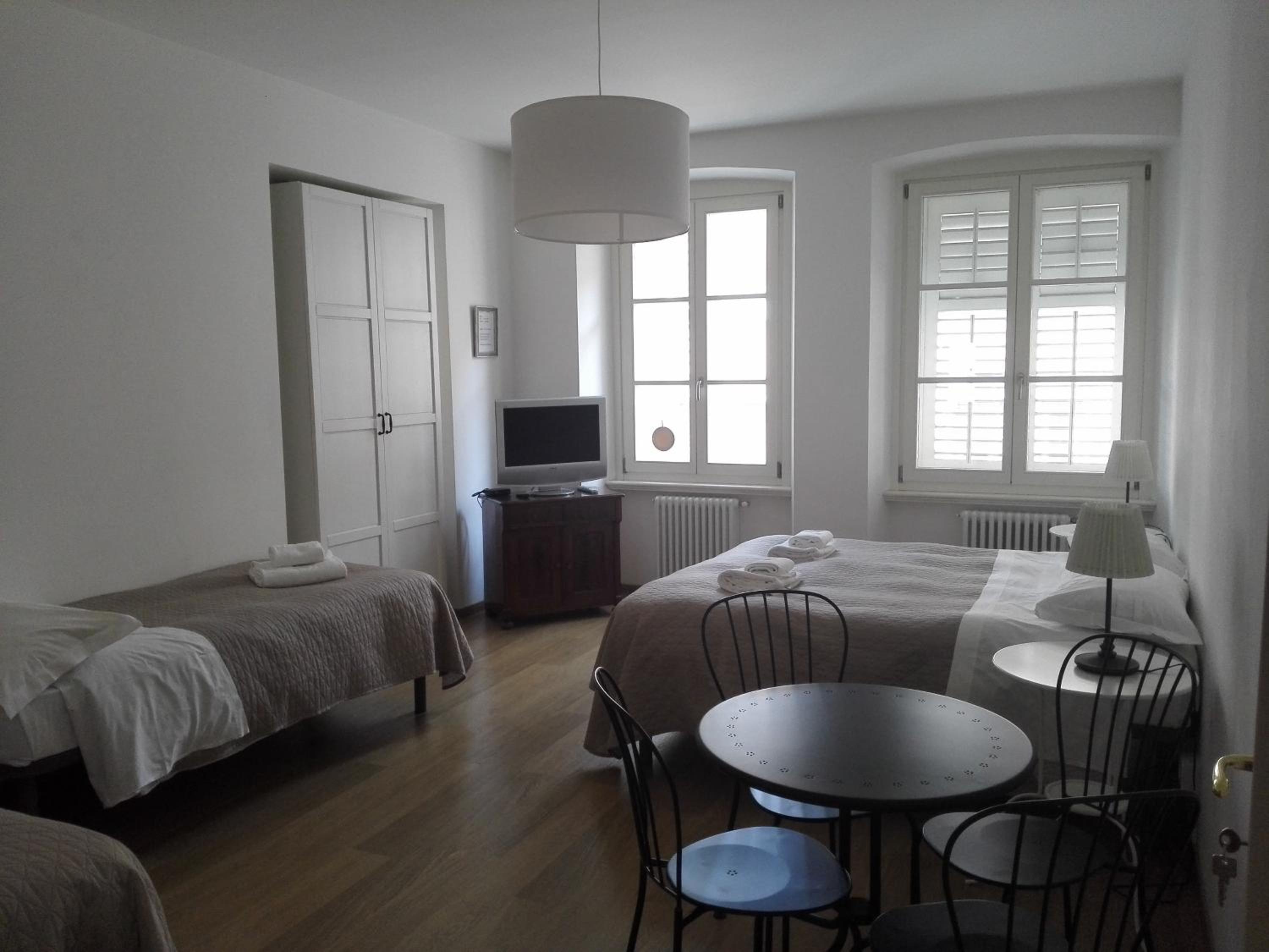 Quadruple Room with Private External Bathroom - Photo 8