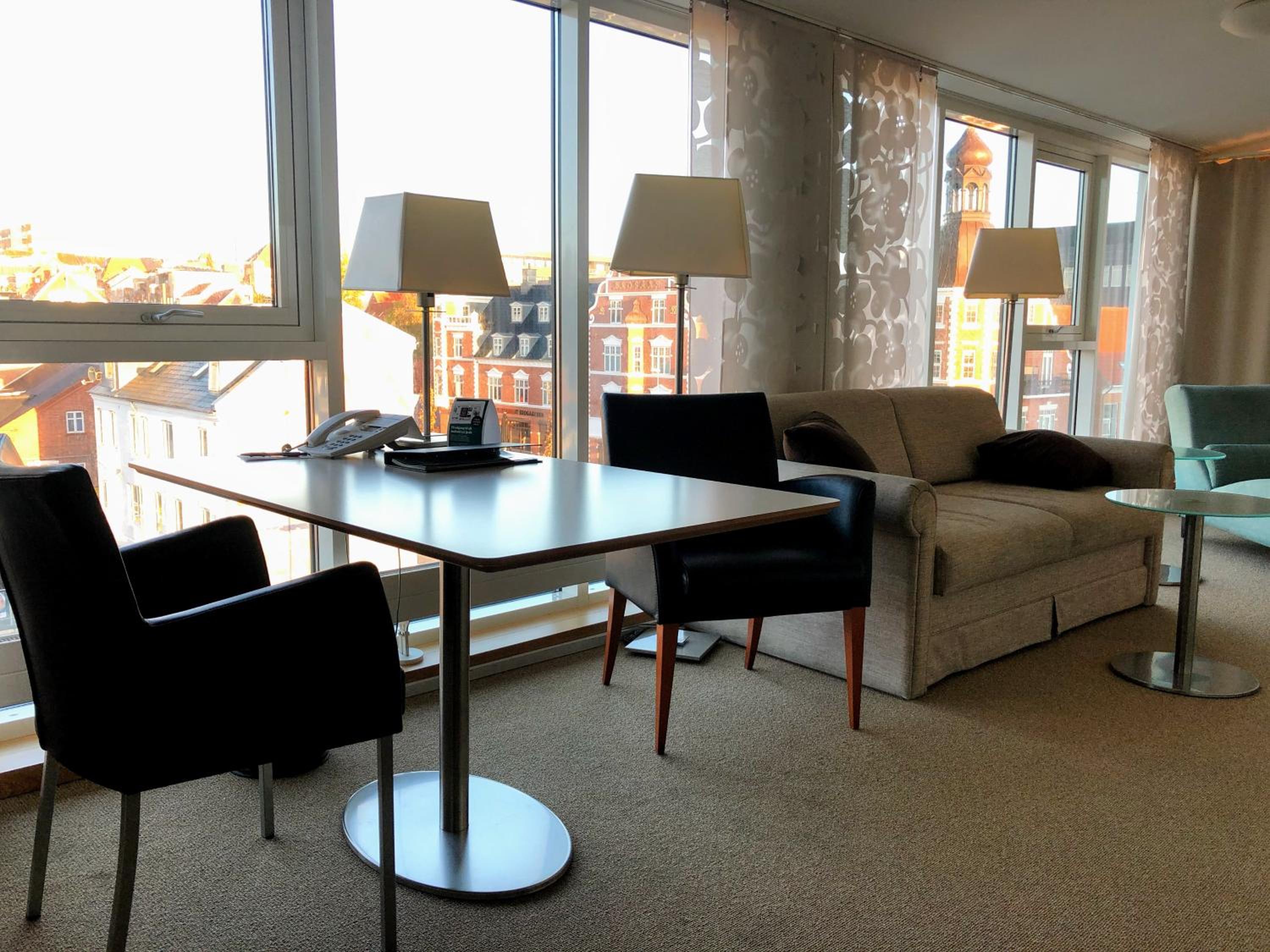 Suite - Photo 4