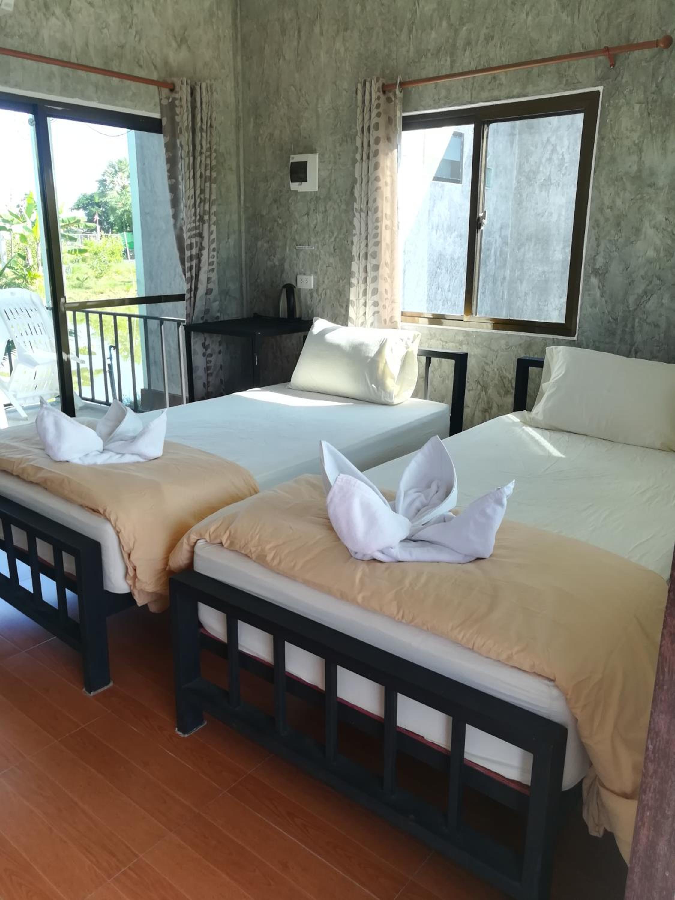 Twin Room with Lake View photo 1