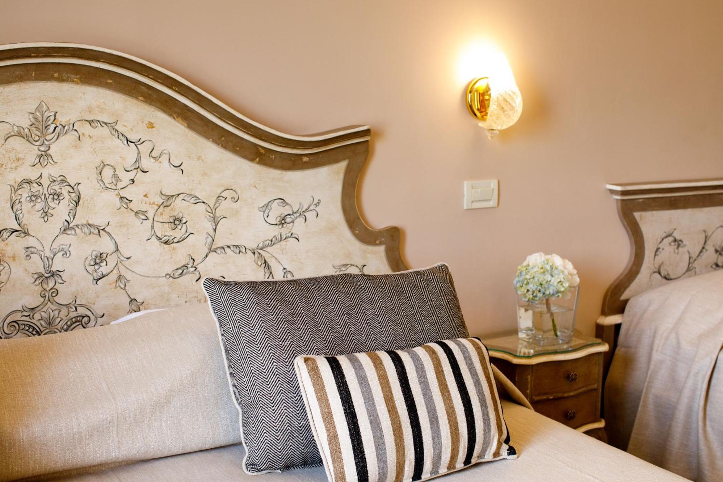Economy Triple Room - Photo 21
