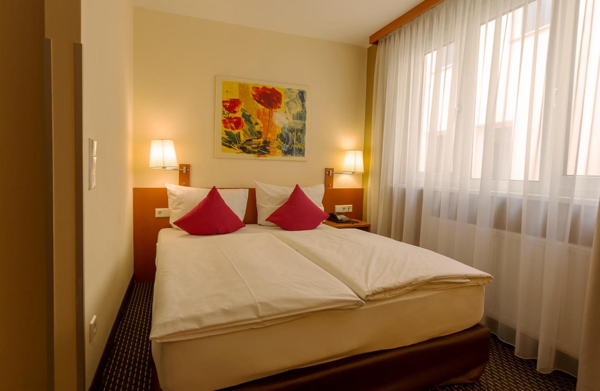 Double Room - Photo 6