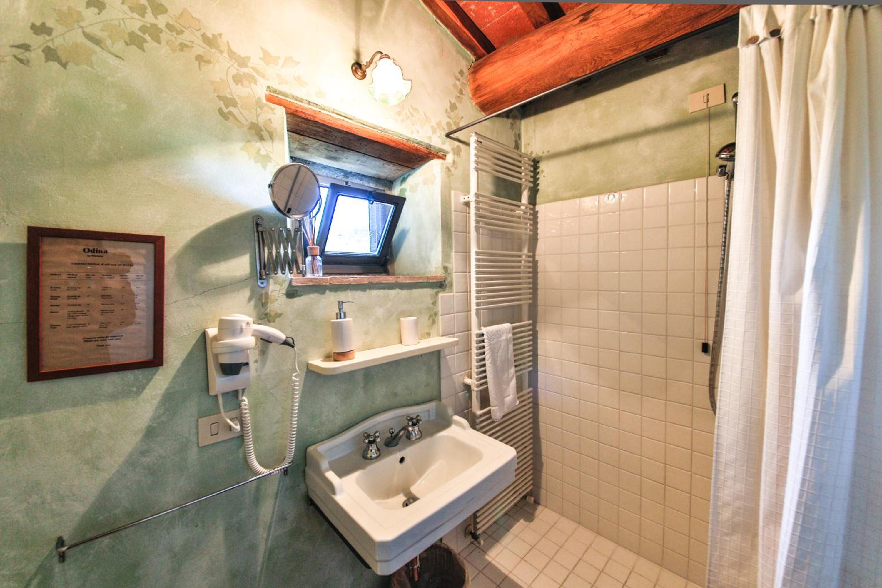 One-Bedroom Apartment - Split Level - Photo 5