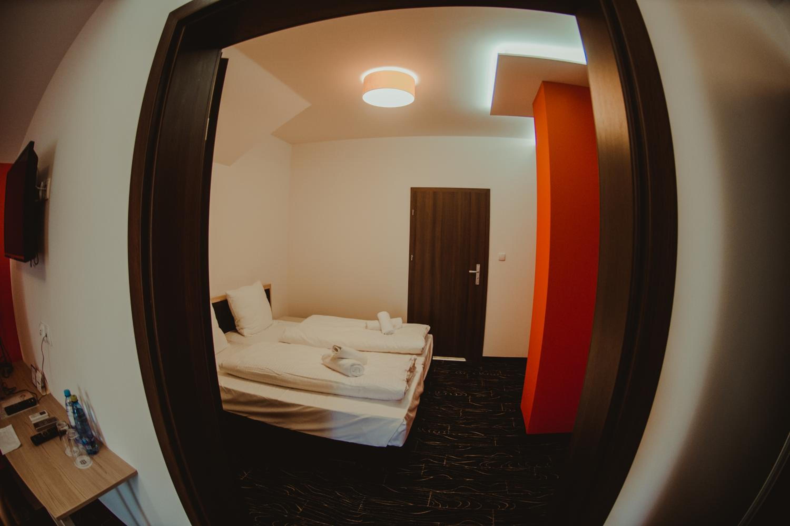 Economy Quadruple Room - Photo 3