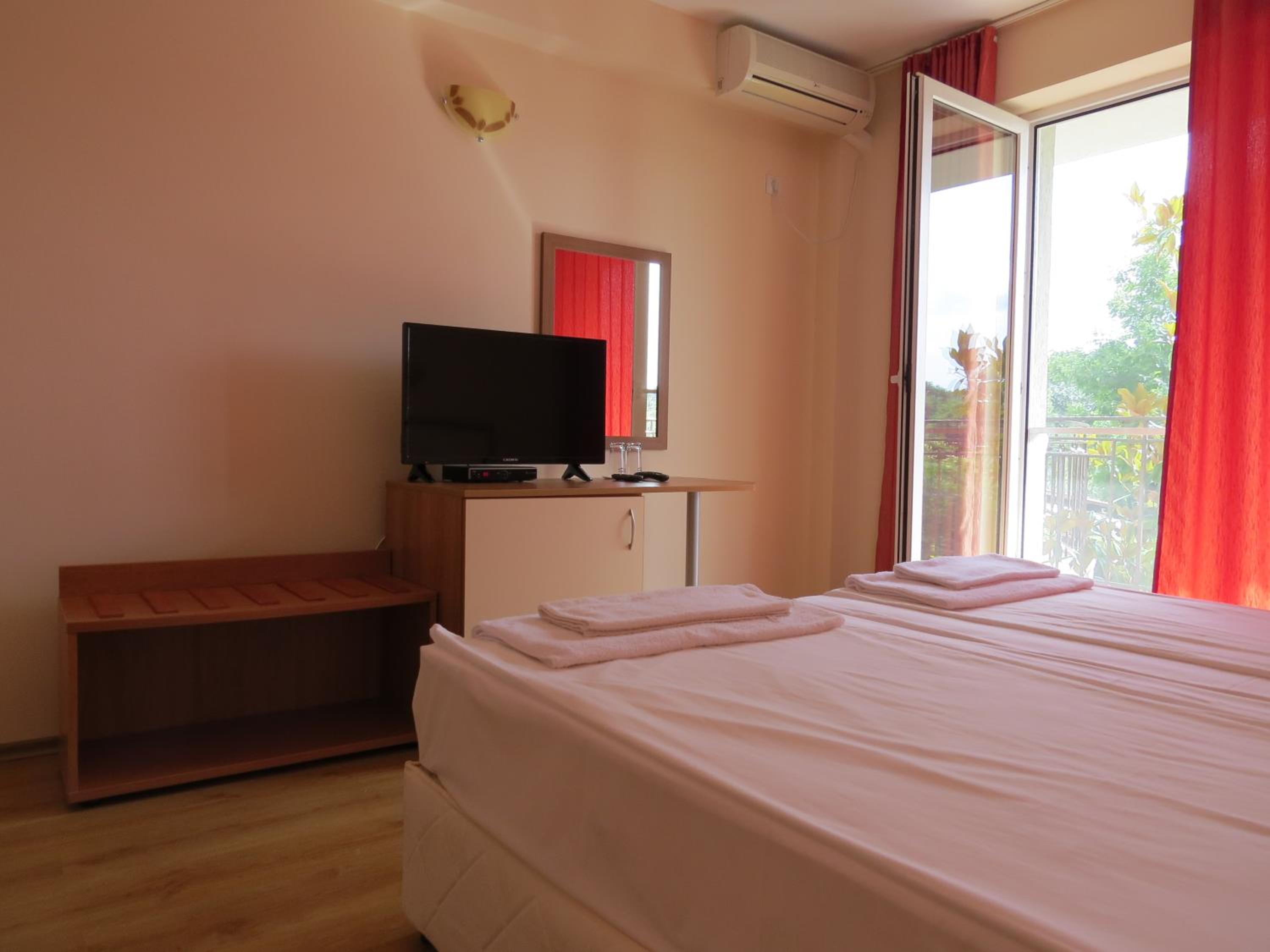 Twin Room with Balcony photo 2