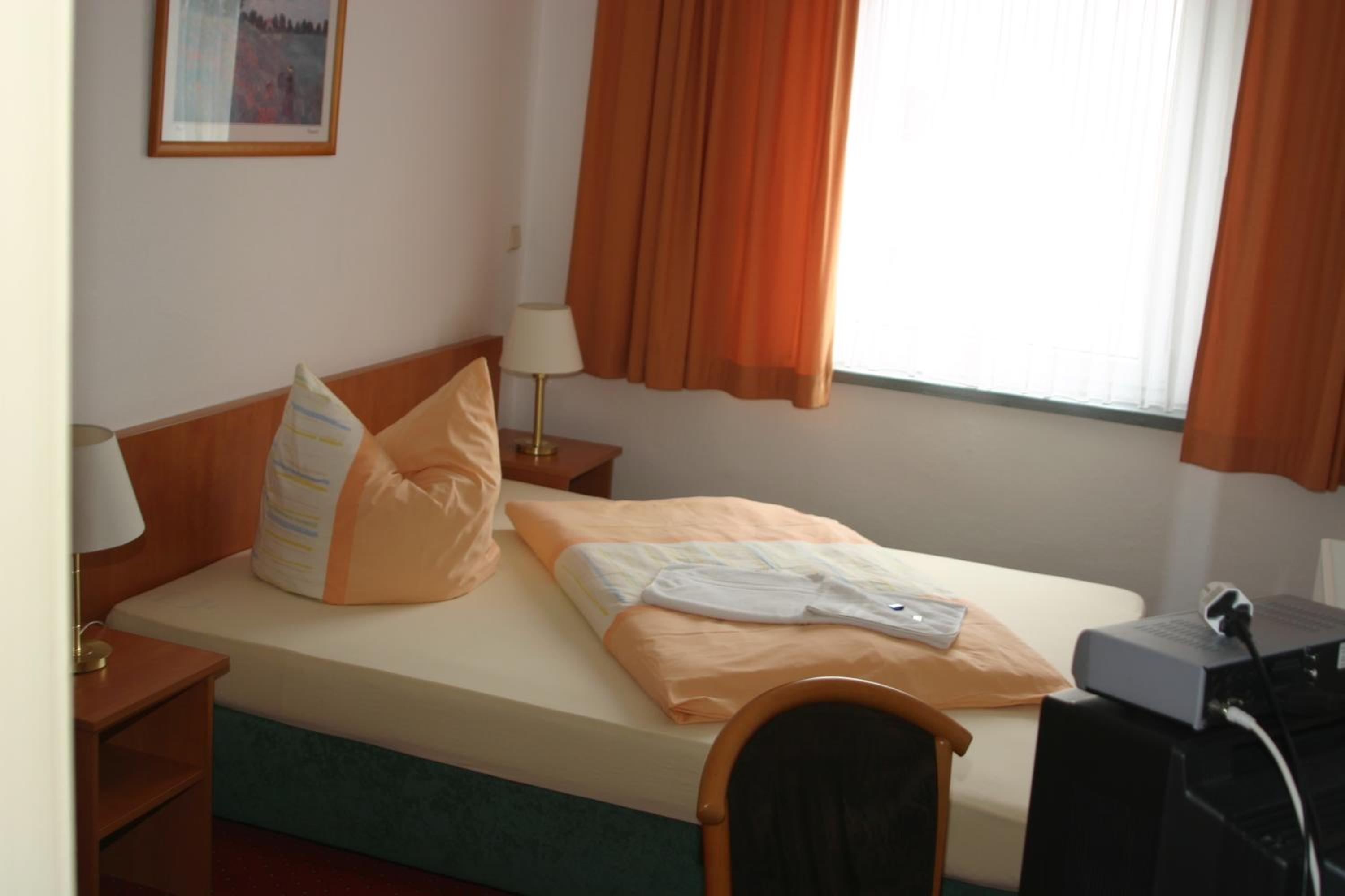 Single Room photo 2