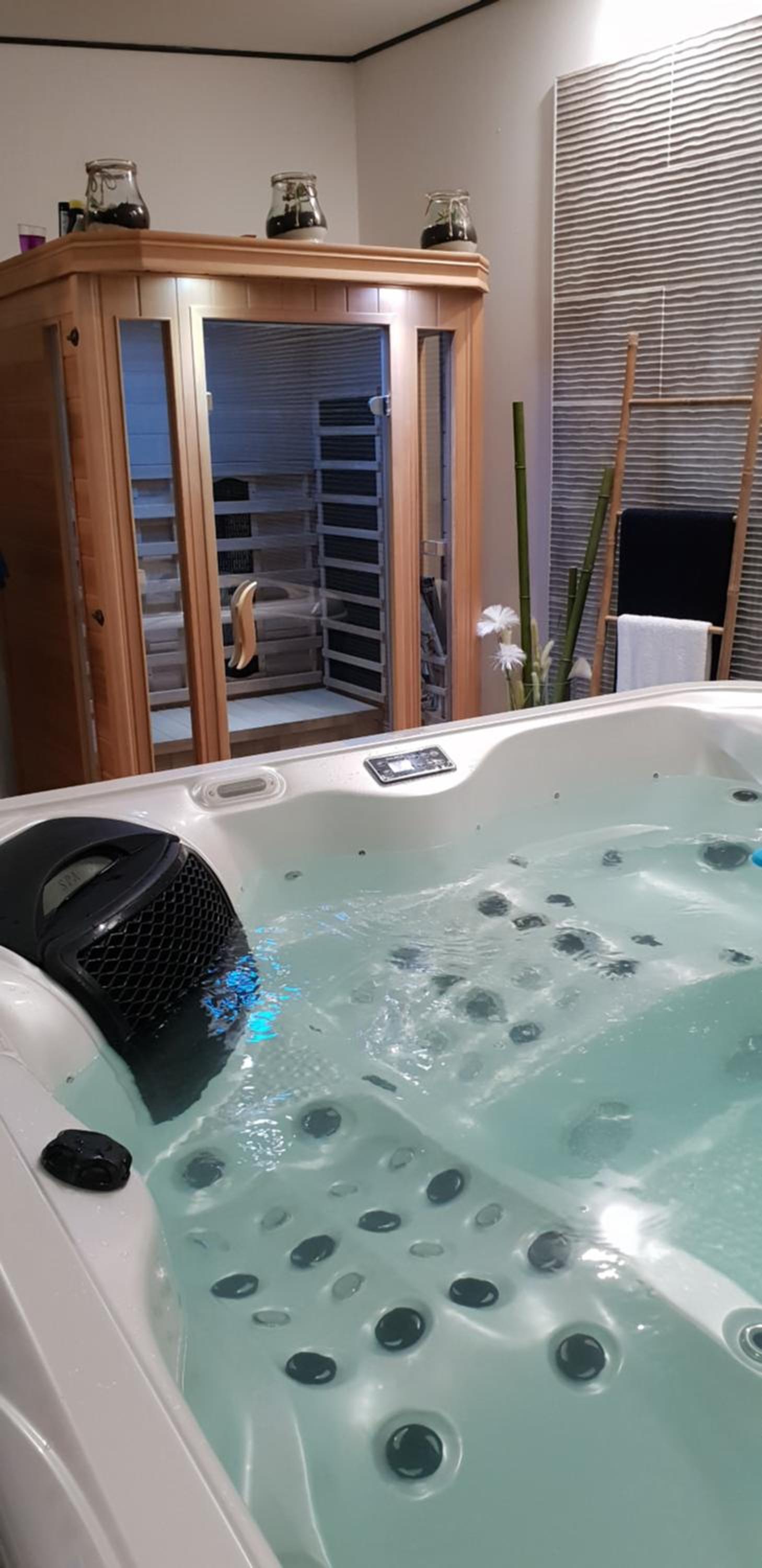 Suite with Private Hot Tub - Photo 27