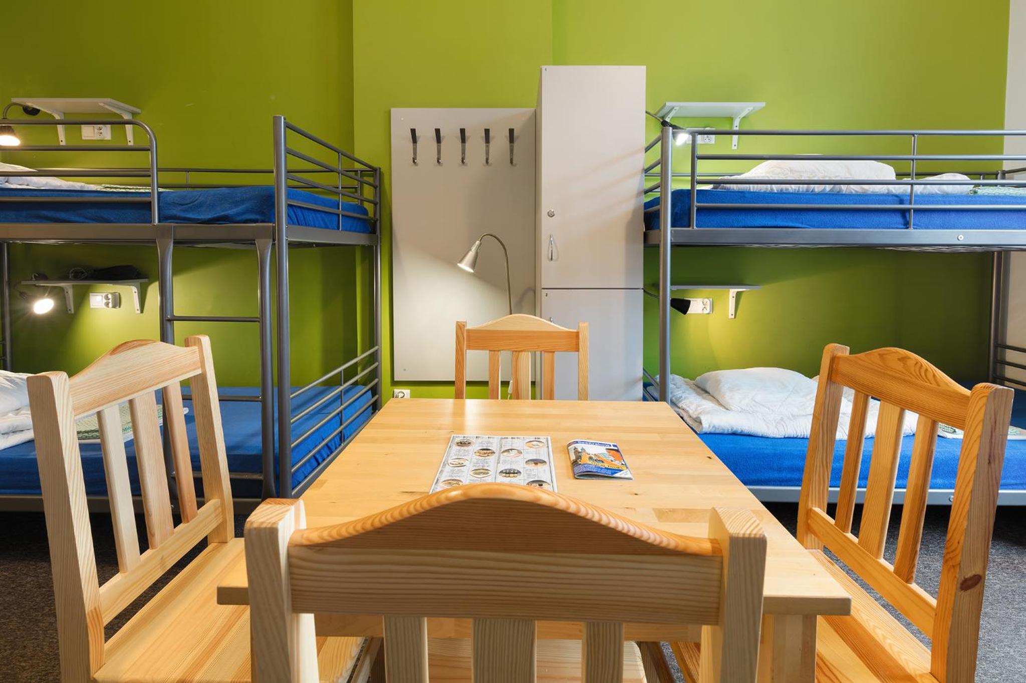 Bed in 10-Bed Dormitory Room with Shared Bathroom photo 3