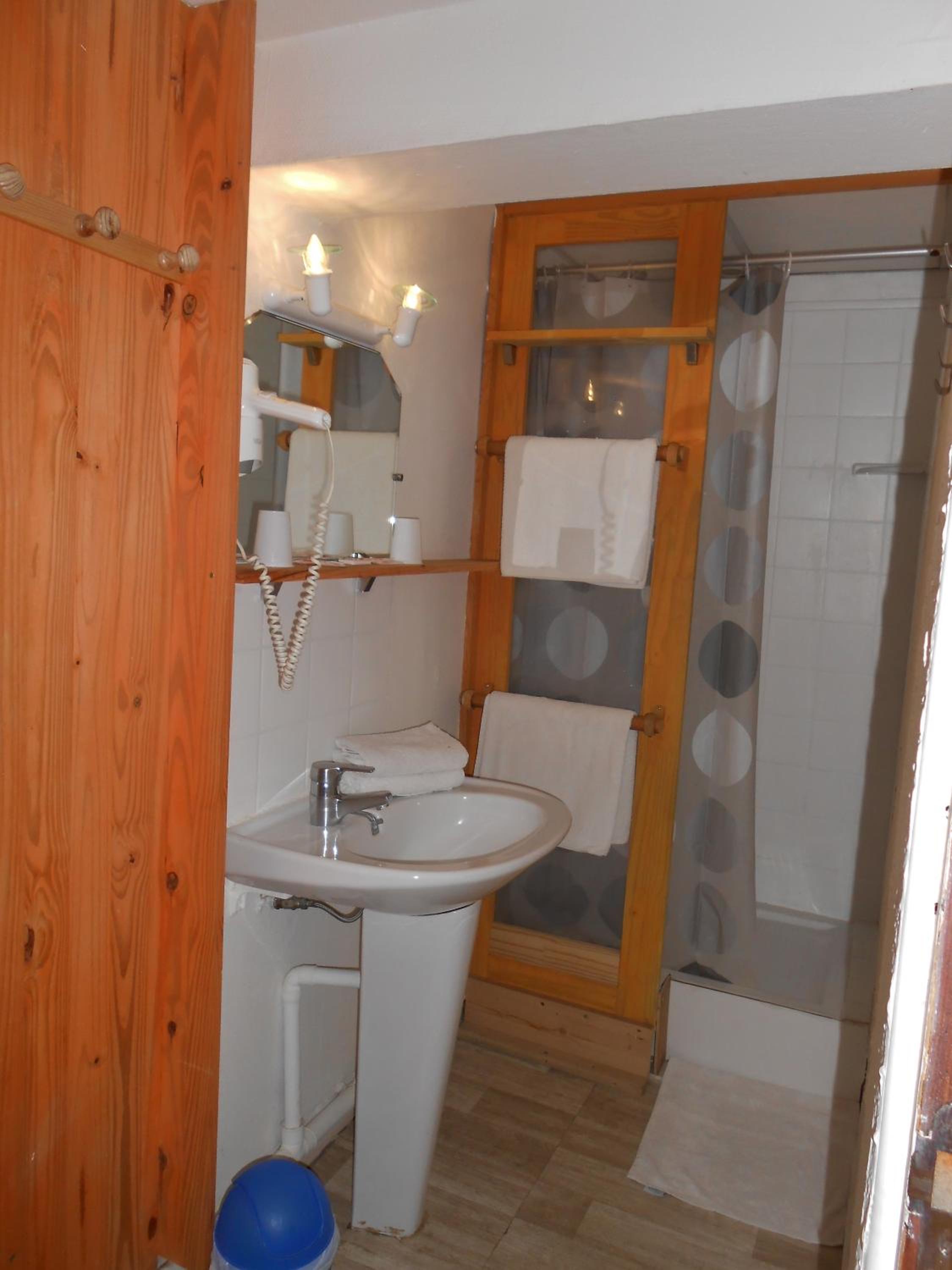 Double Room - Photo 20