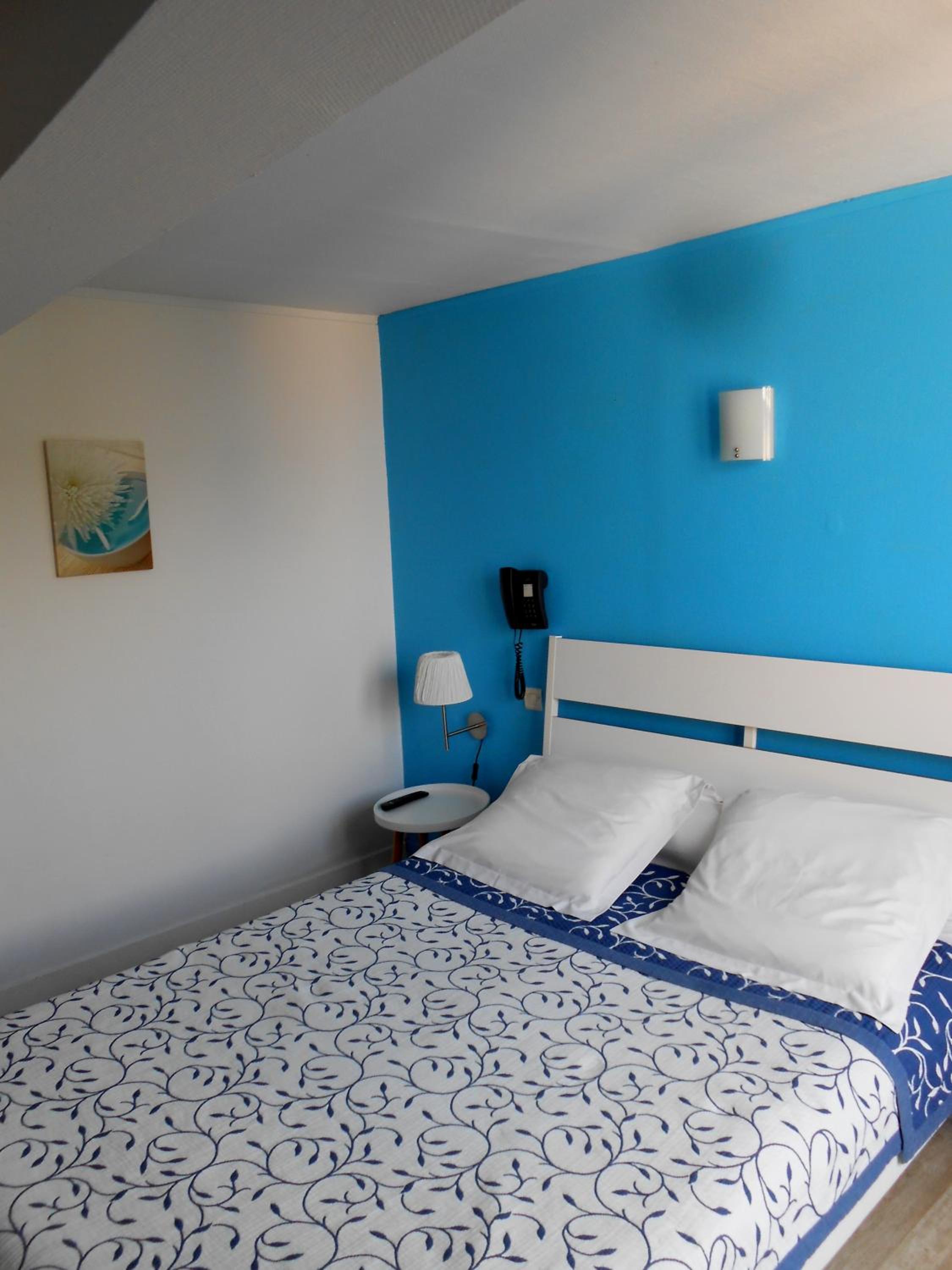 Double Room - Photo 6