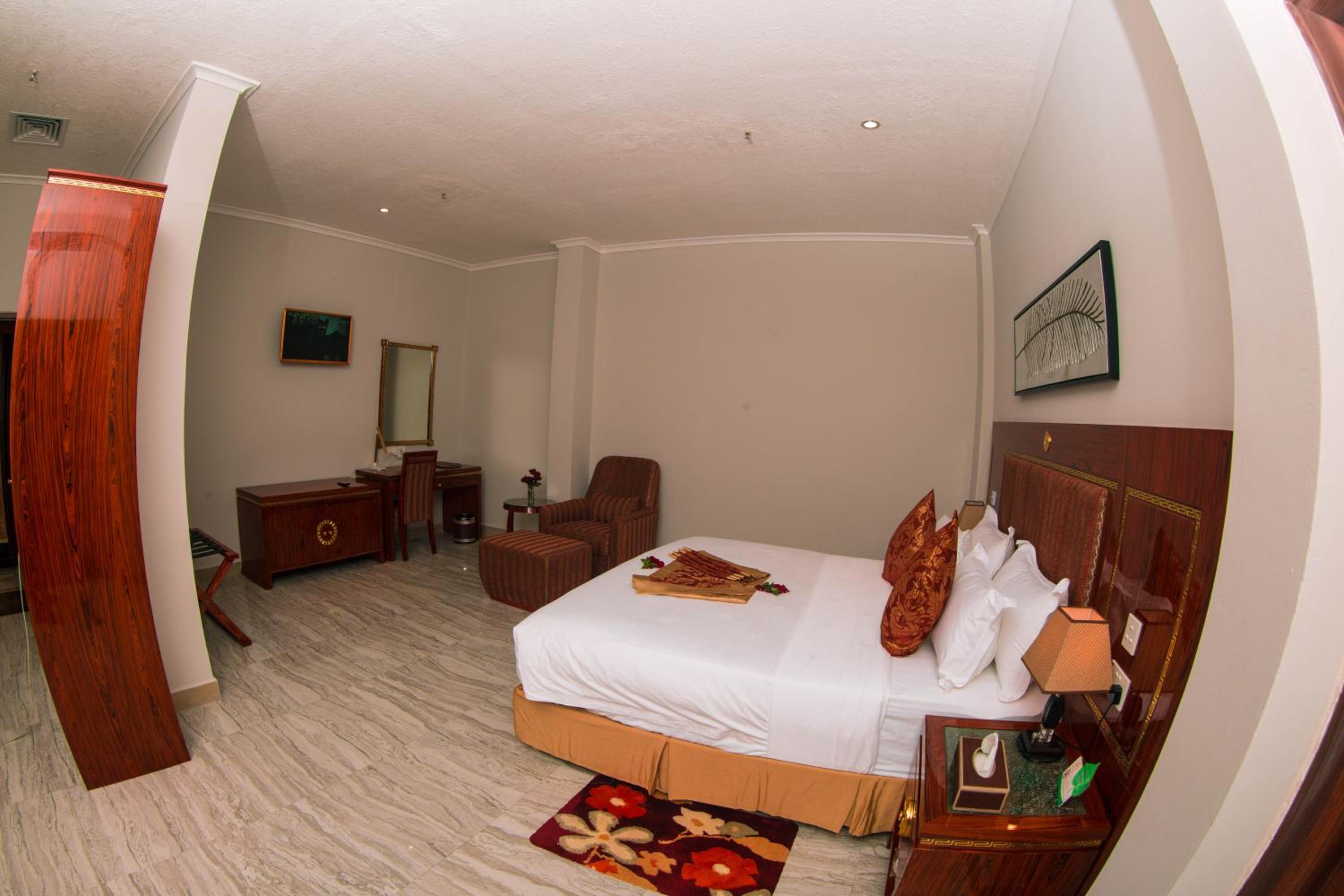 Deluxe King Room photo 3