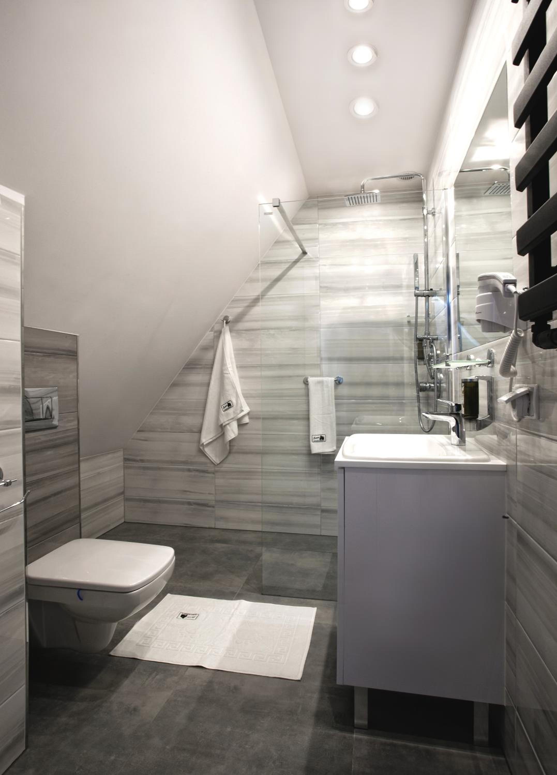 One-Bedroom Apartment - Photo 4