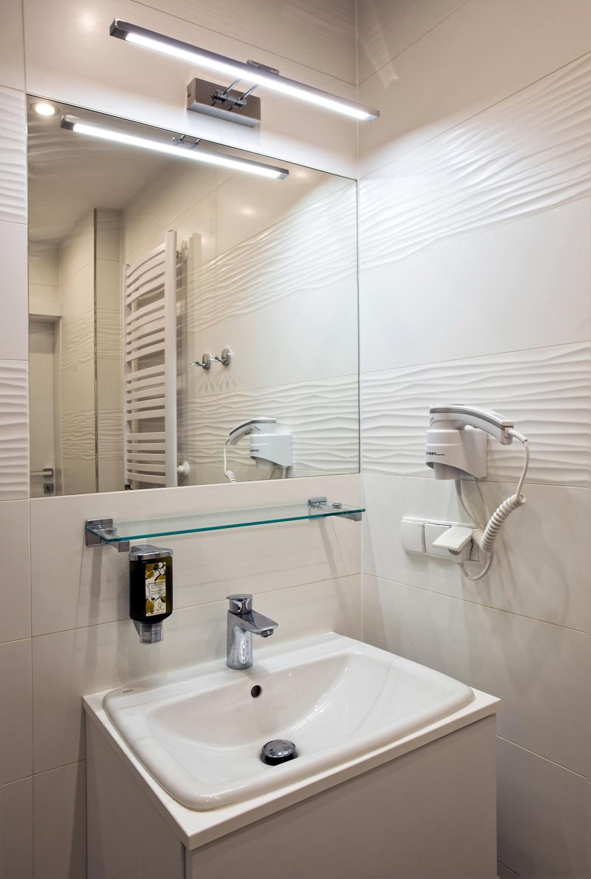 Studio Apartment - Photo 11