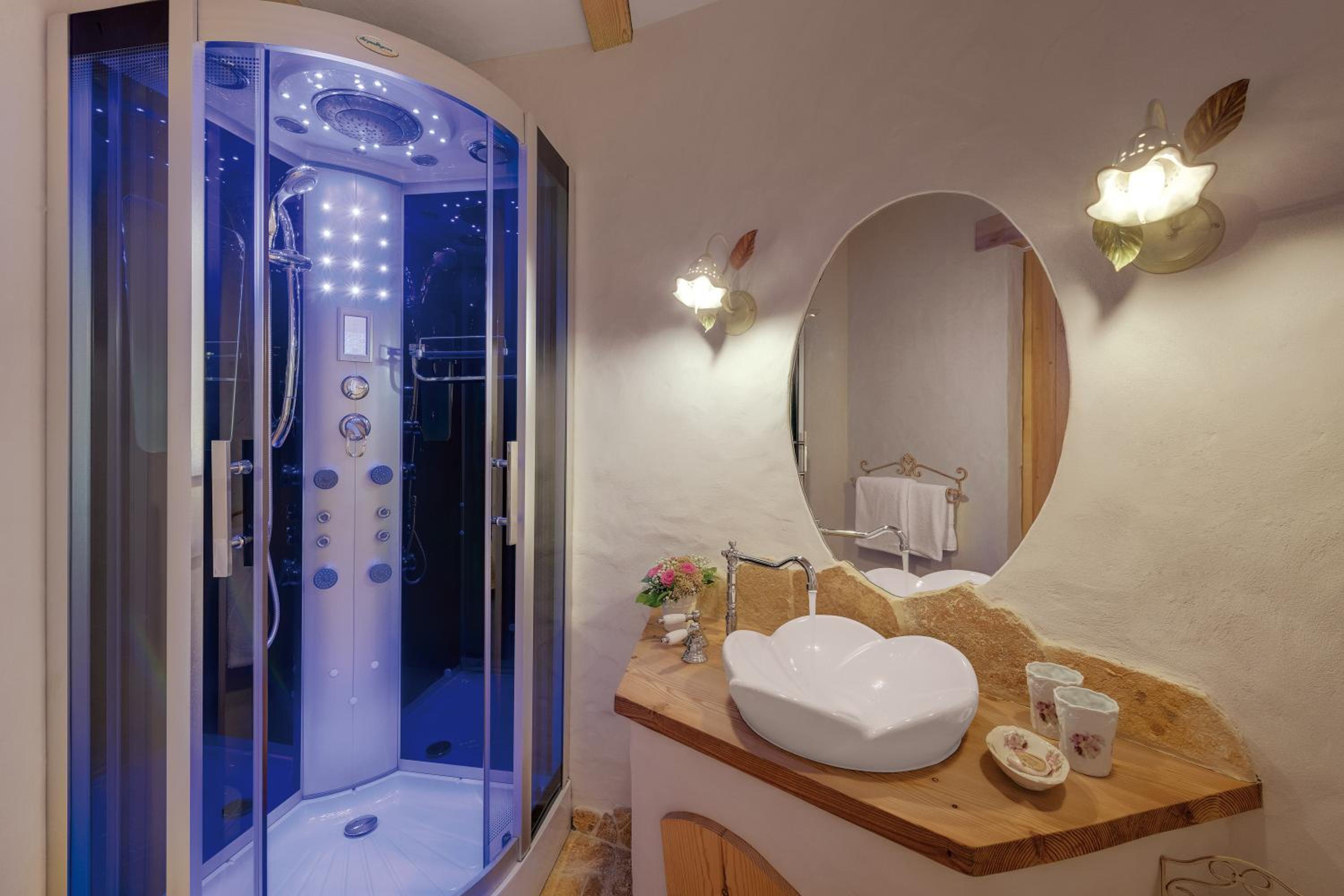 Small Double Room - Photo 3