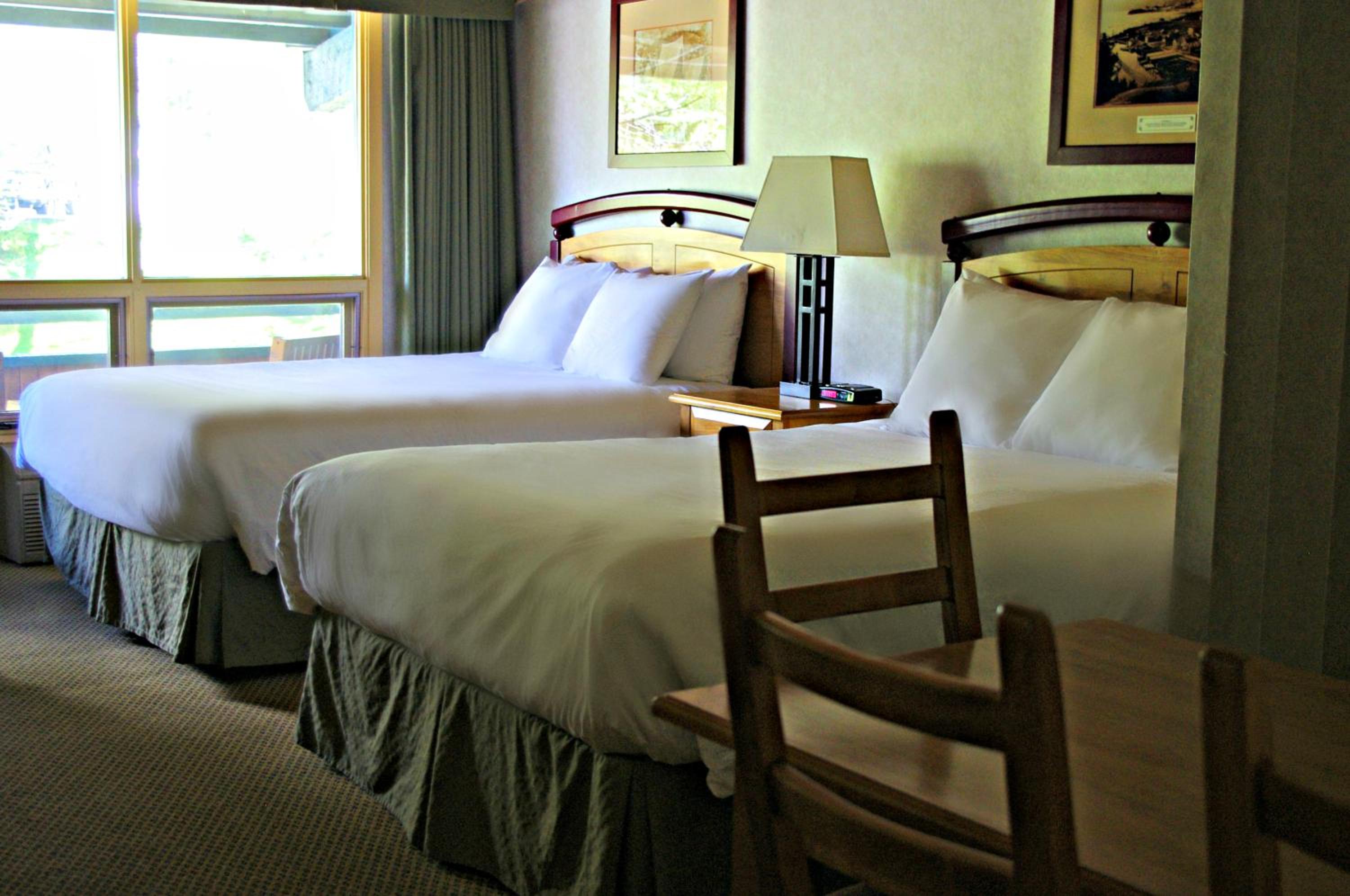 Queen Room with Balcony photo 3