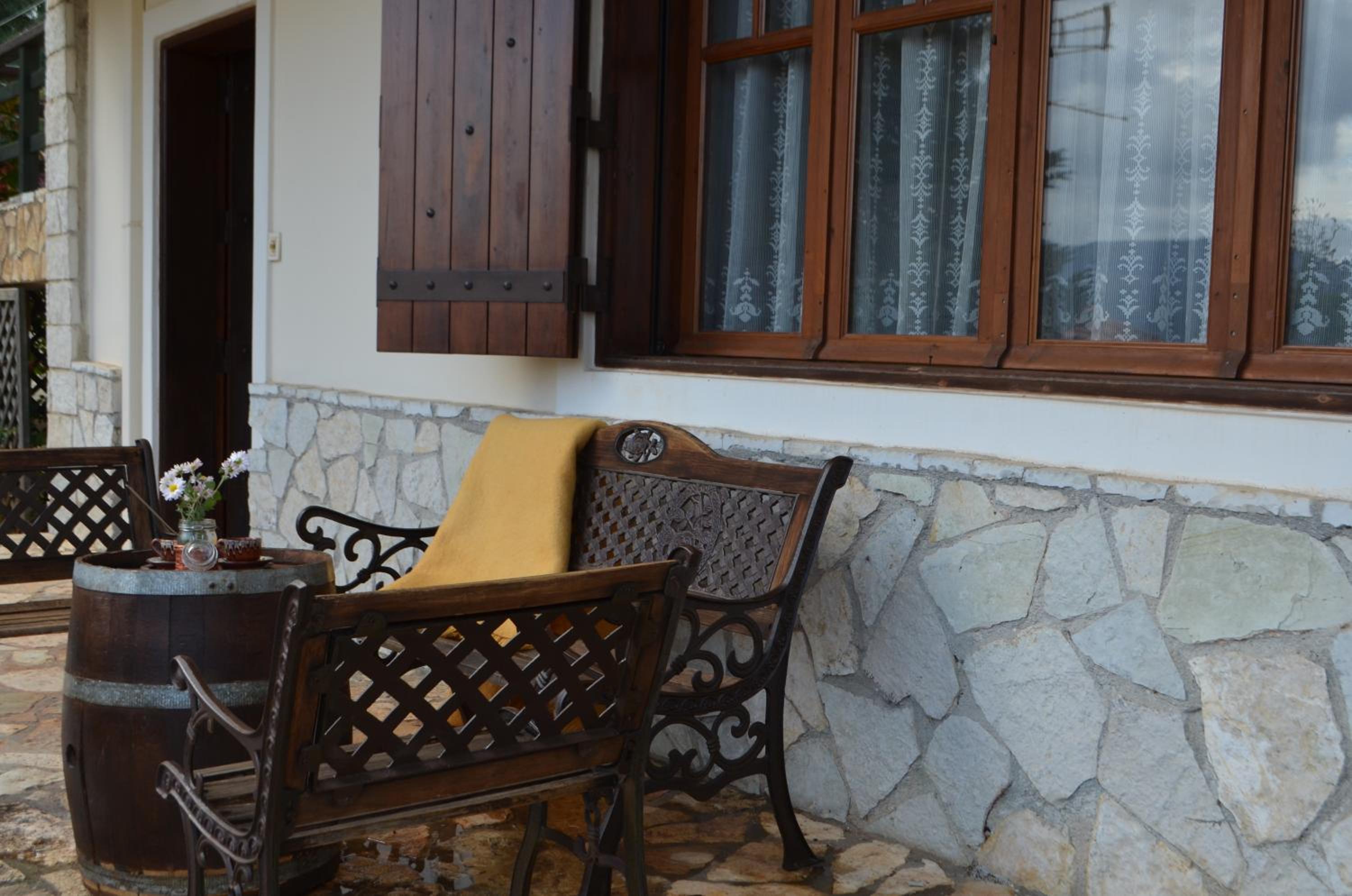 Apartment With Garden View photo 3