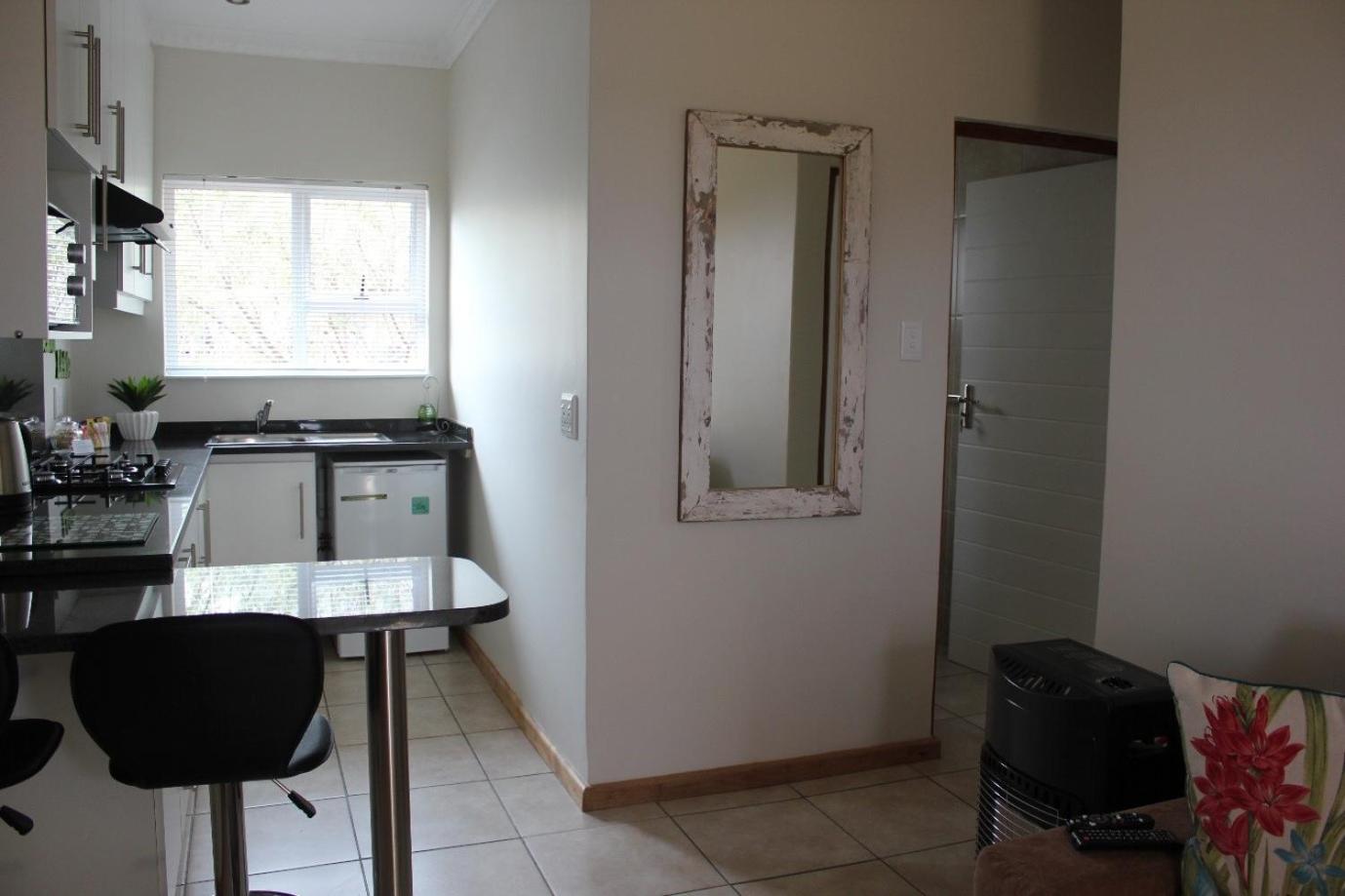 Family Room - Photo 3