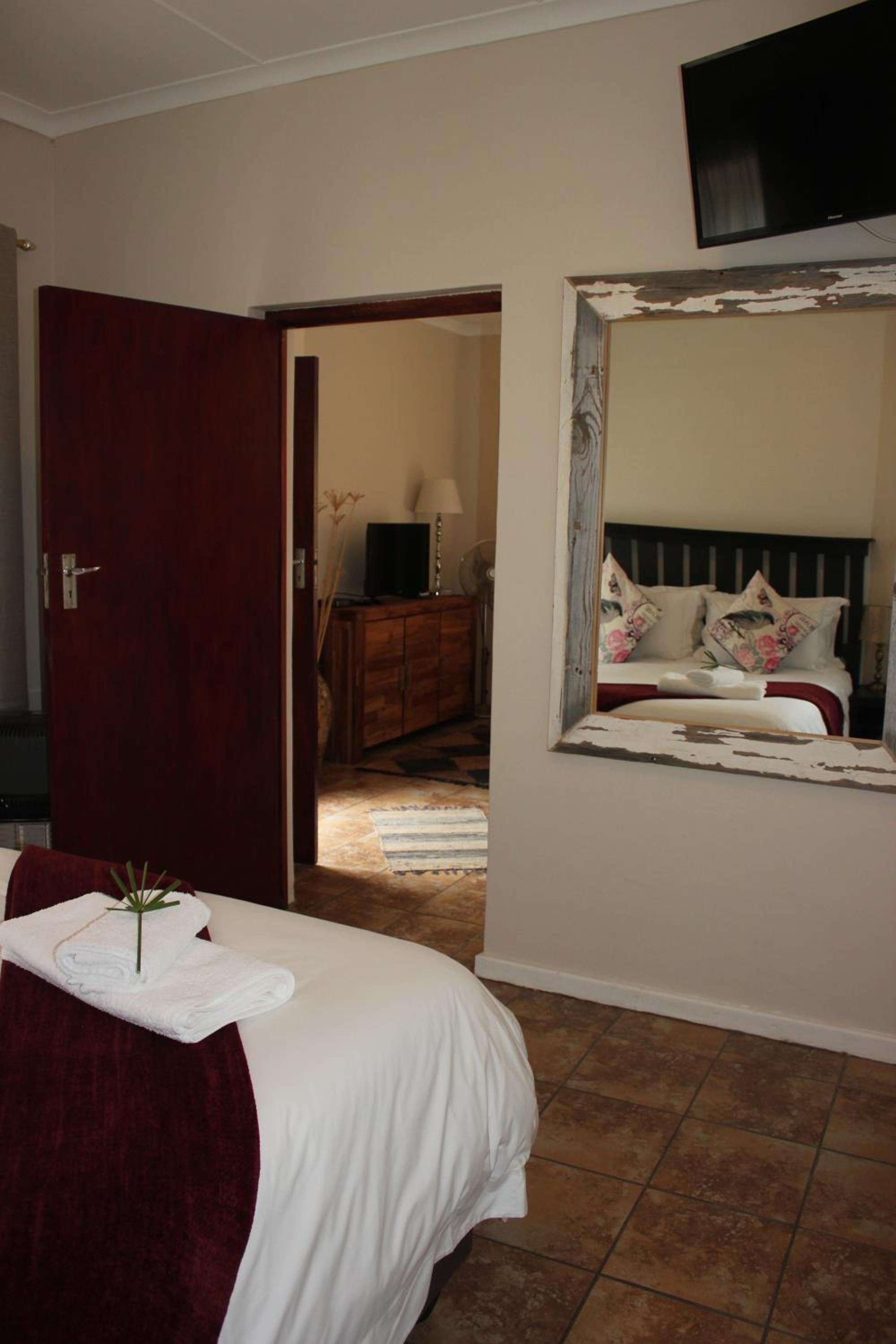  Double Room - Photo 1