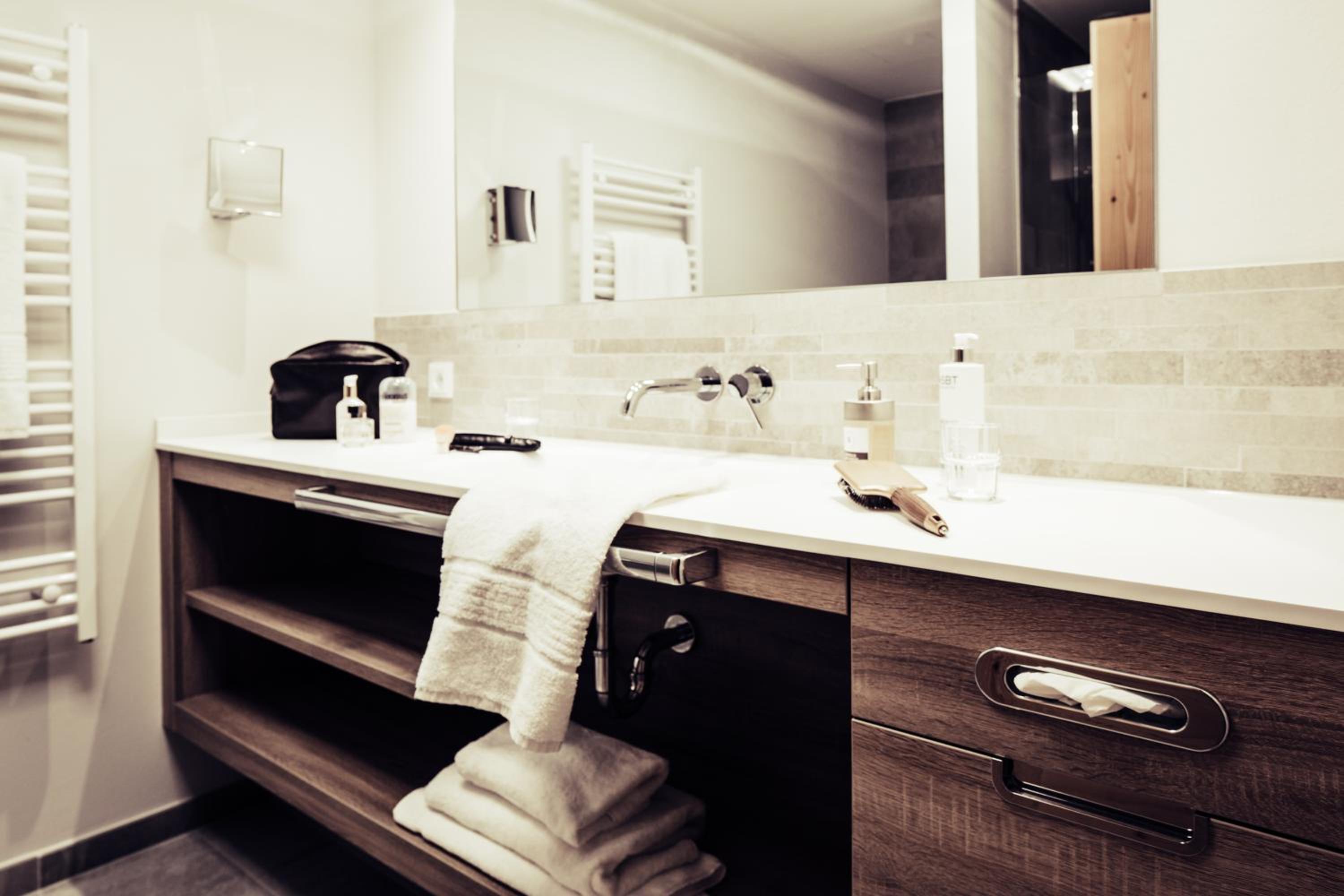 Deluxe Double Room with Balcony photo 3
