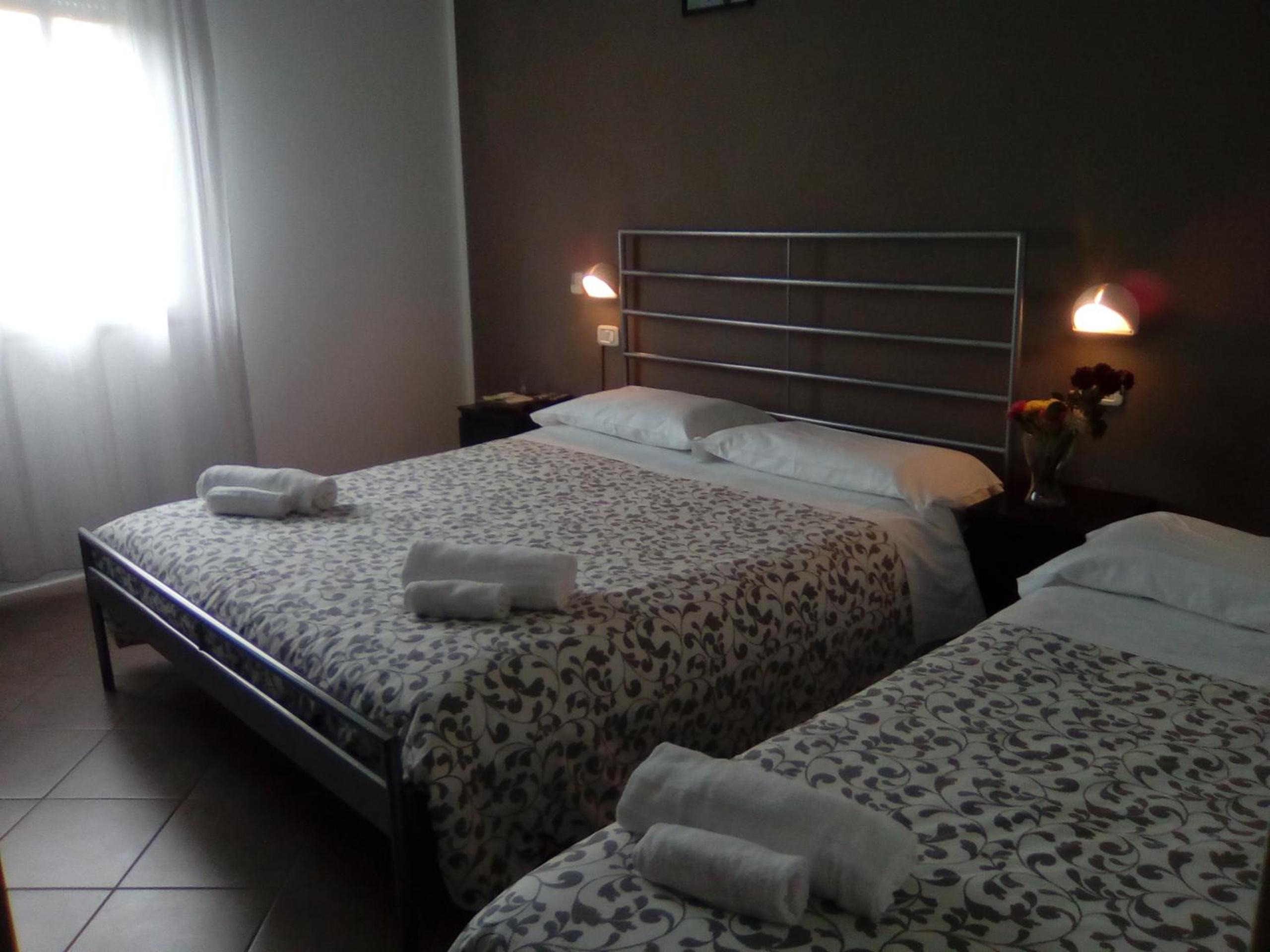 Triple Room - Photo 6