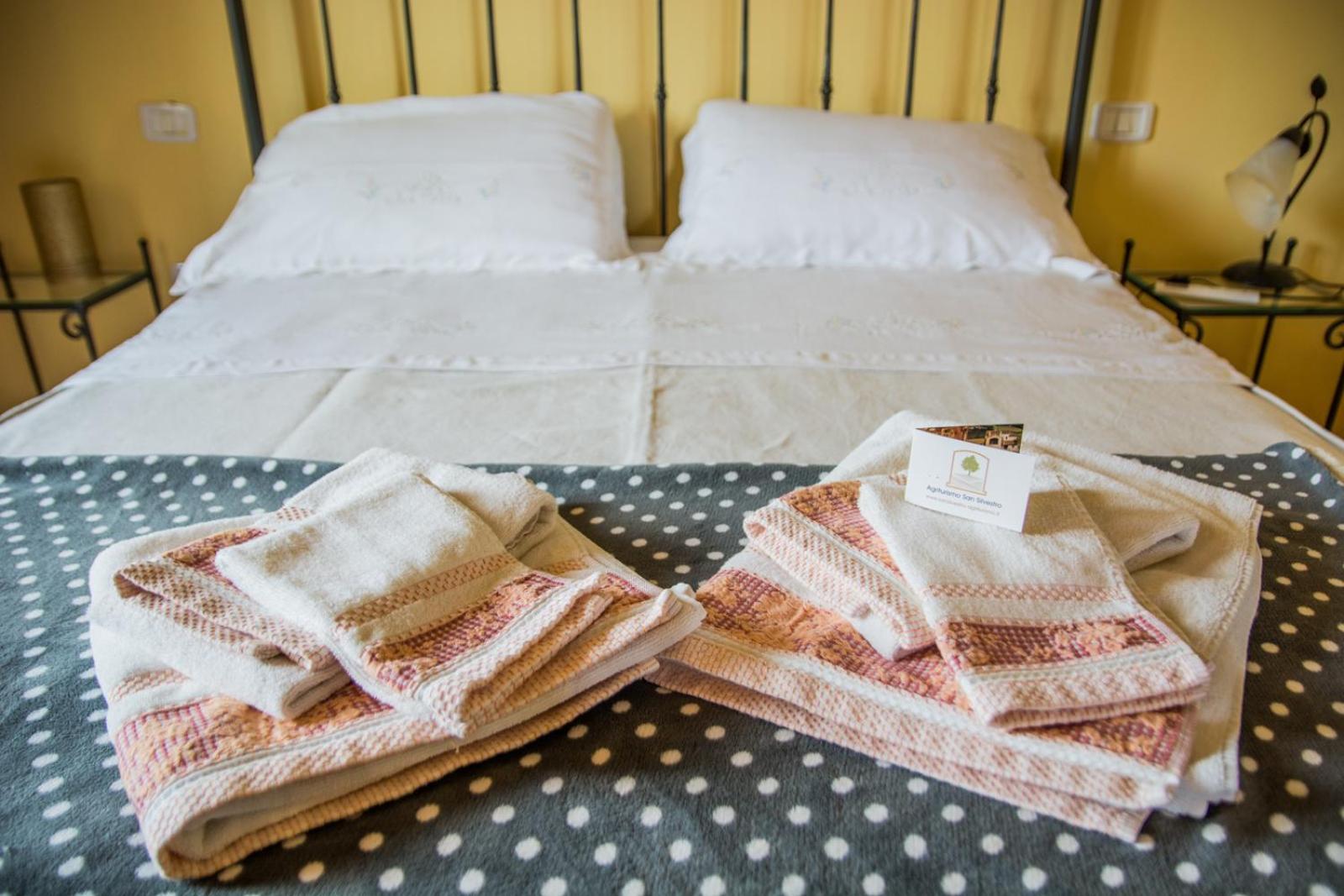 Deluxe Room (2 Adults + 1 Child) photo 1