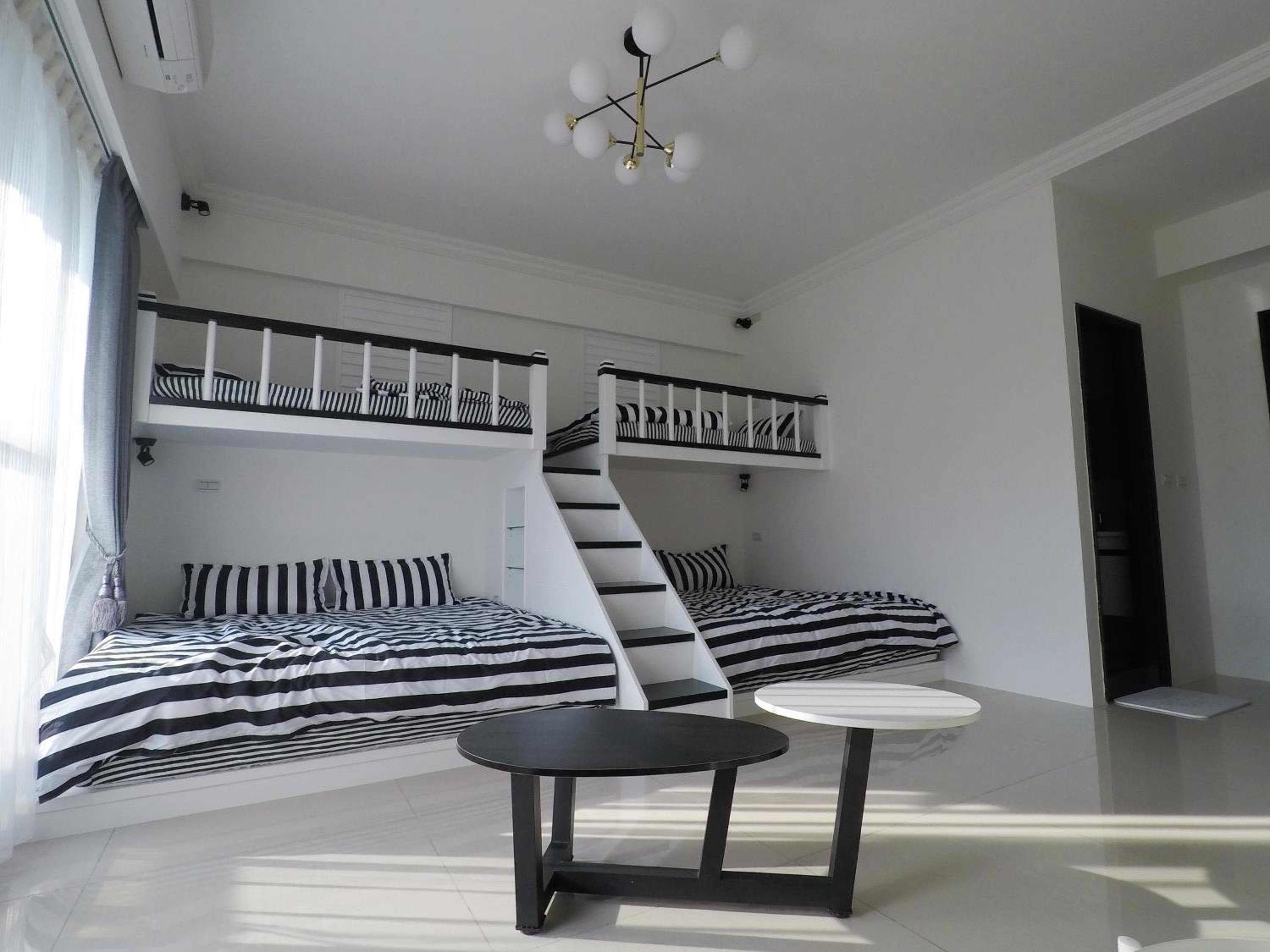 Deluxe Family Suite photo 2
