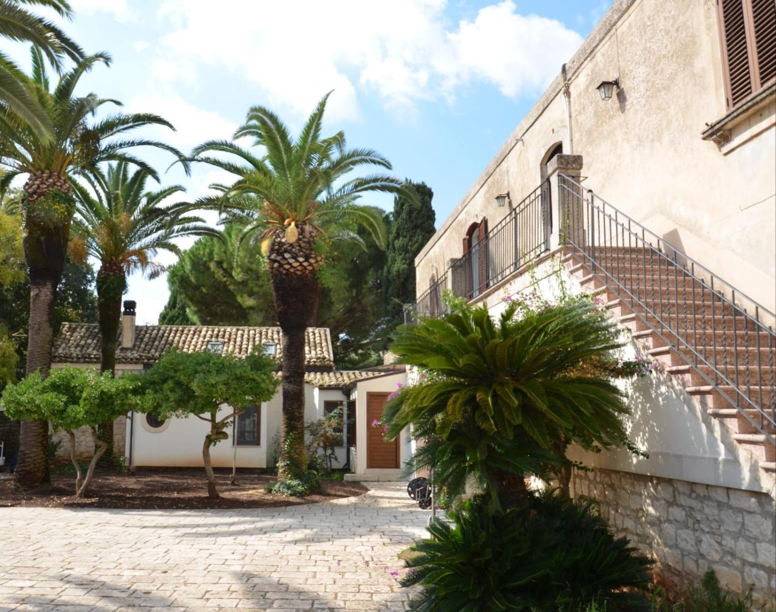Villa photo 2