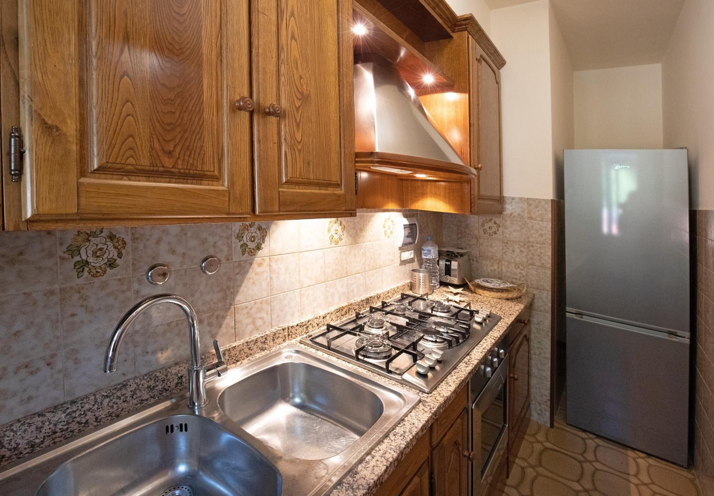 Three-Bedroom Apartment - Photo 4