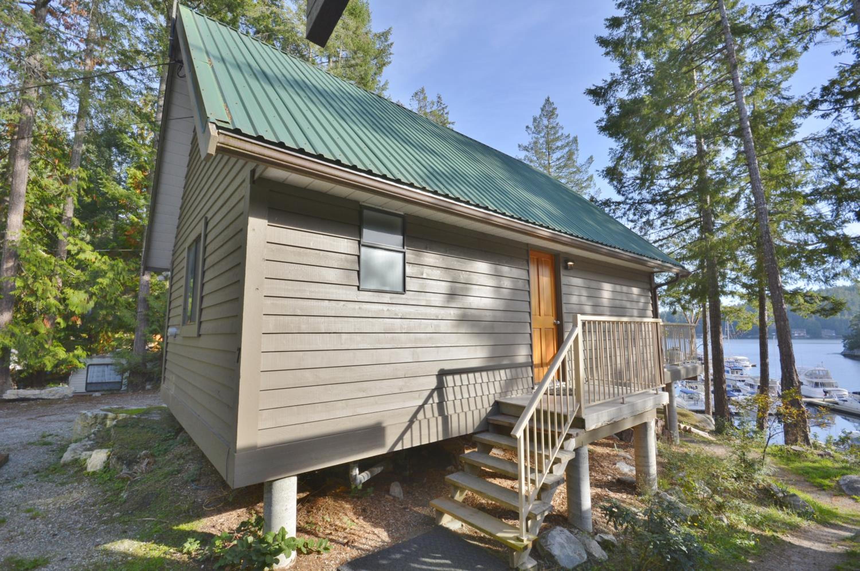 One-Bedroom Oceanfront Cottage