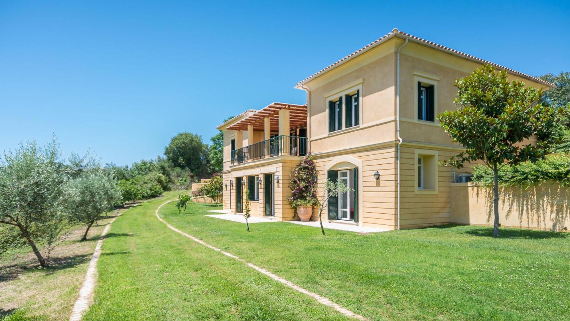 Five Bedroom Villa with Private Pool photo 2