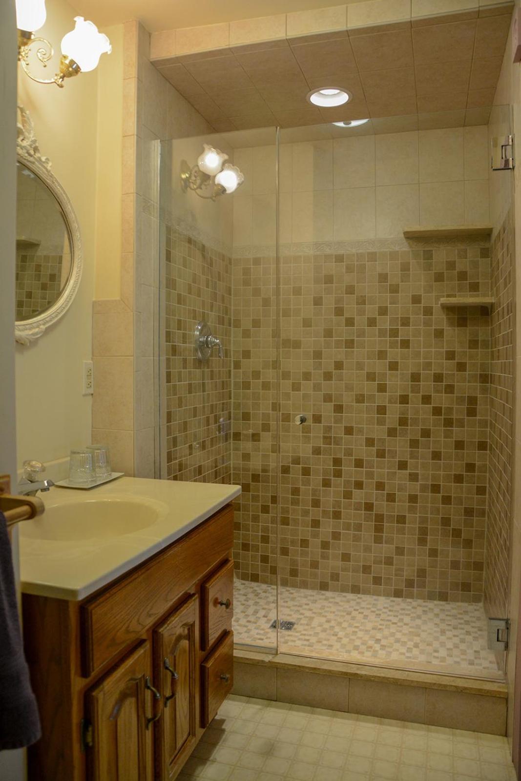 Queen Suite photo 2