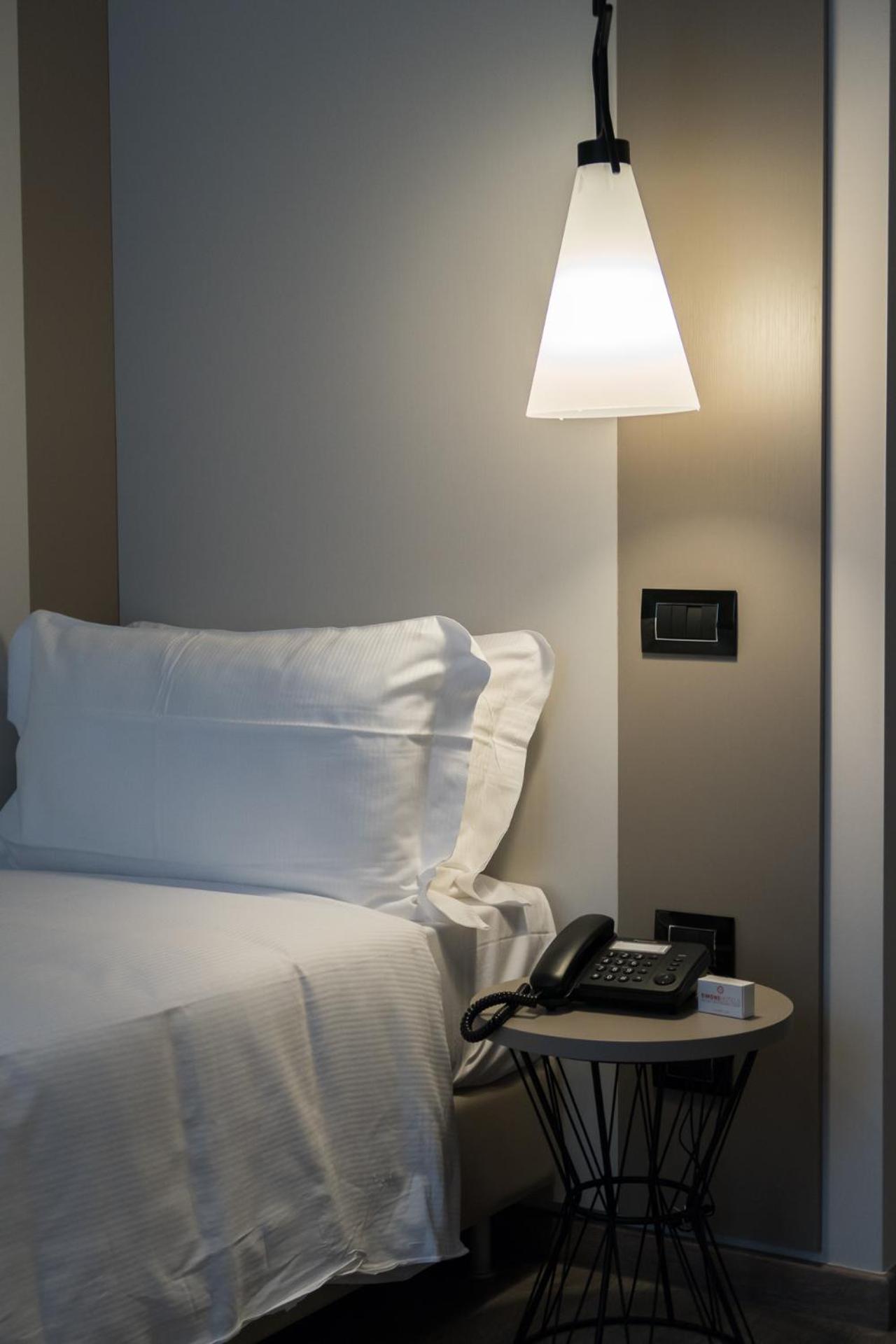 Single Room thumbnail 6