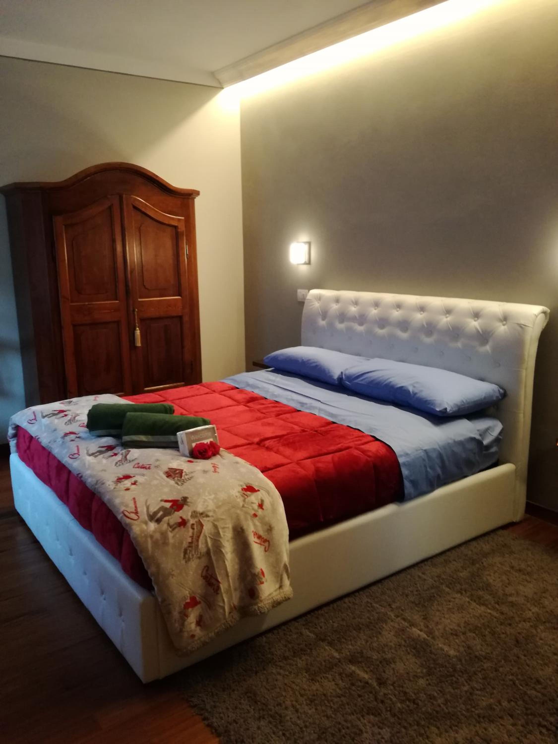 Deluxe King Room photo 1