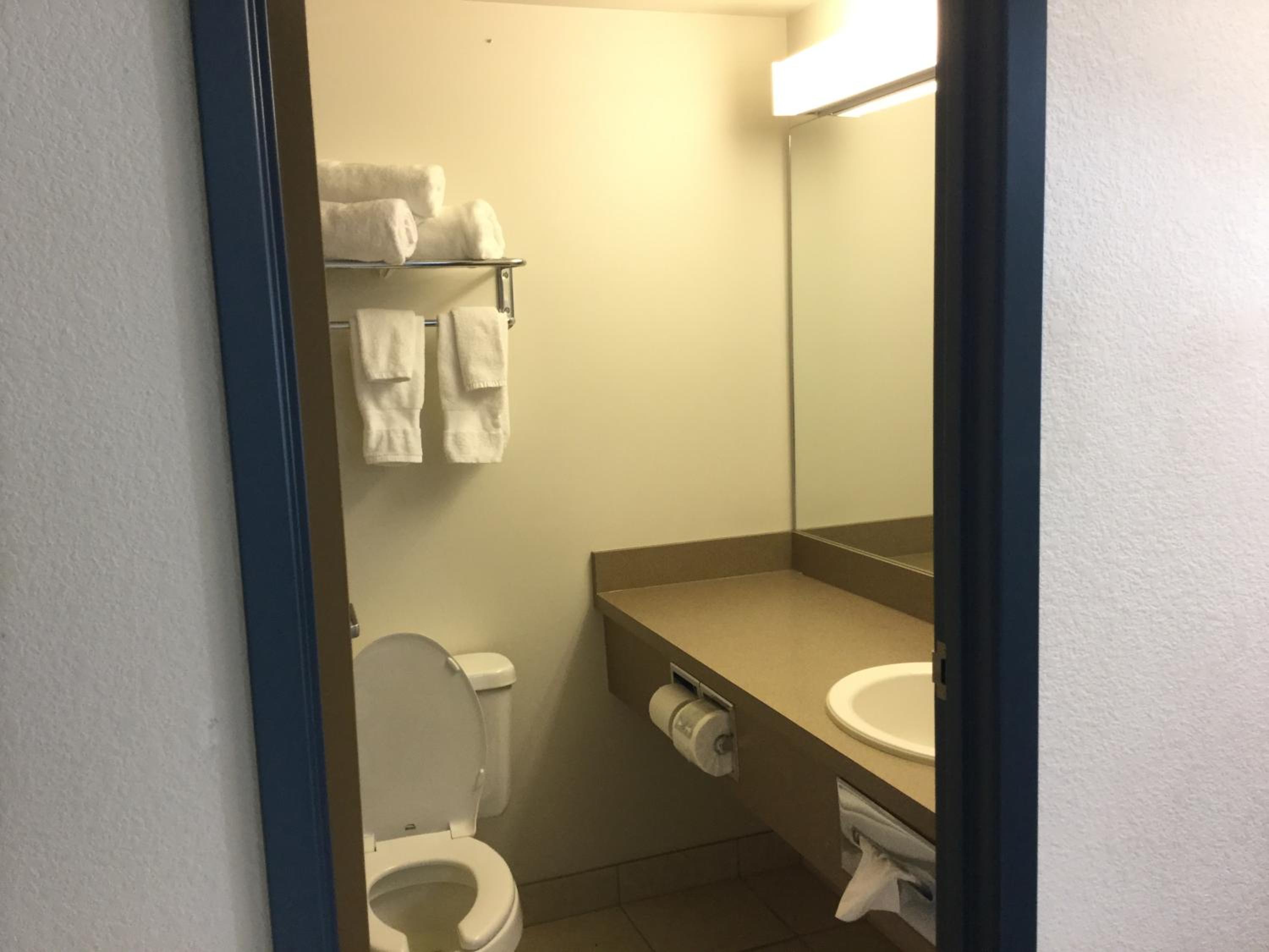 Business King Room - Non-Smoking - Photo 3