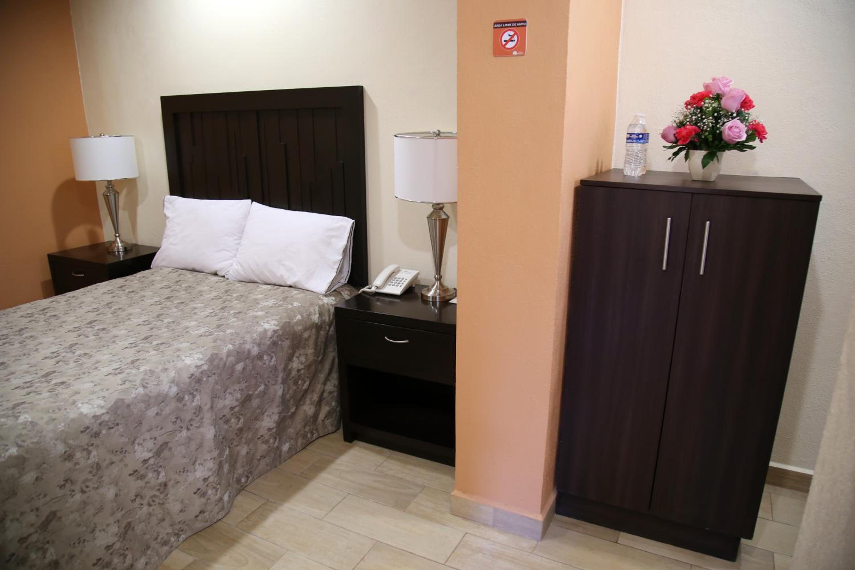 Small Double Room photo 1