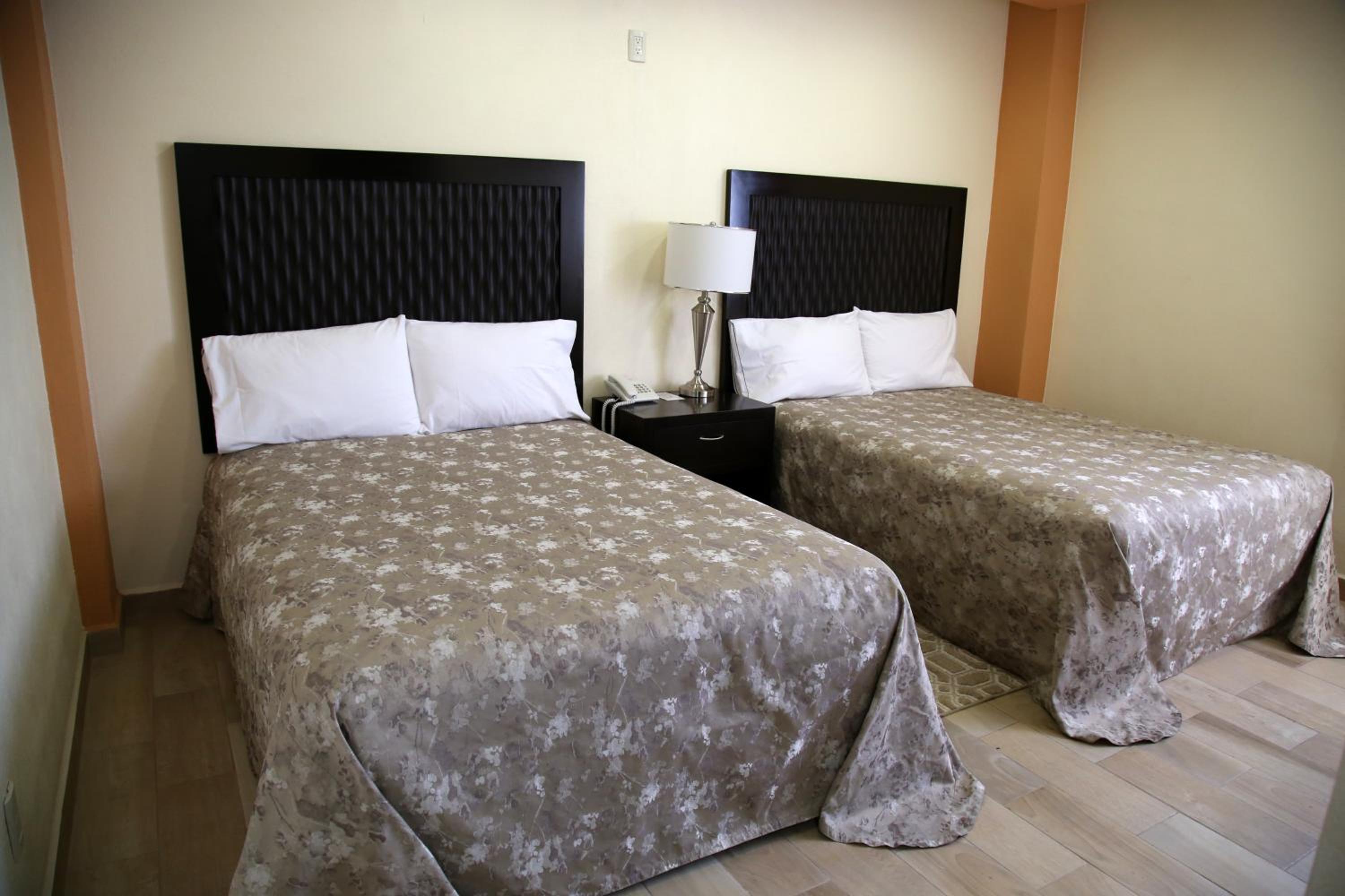 Double Room with Two Double Beds photo 3
