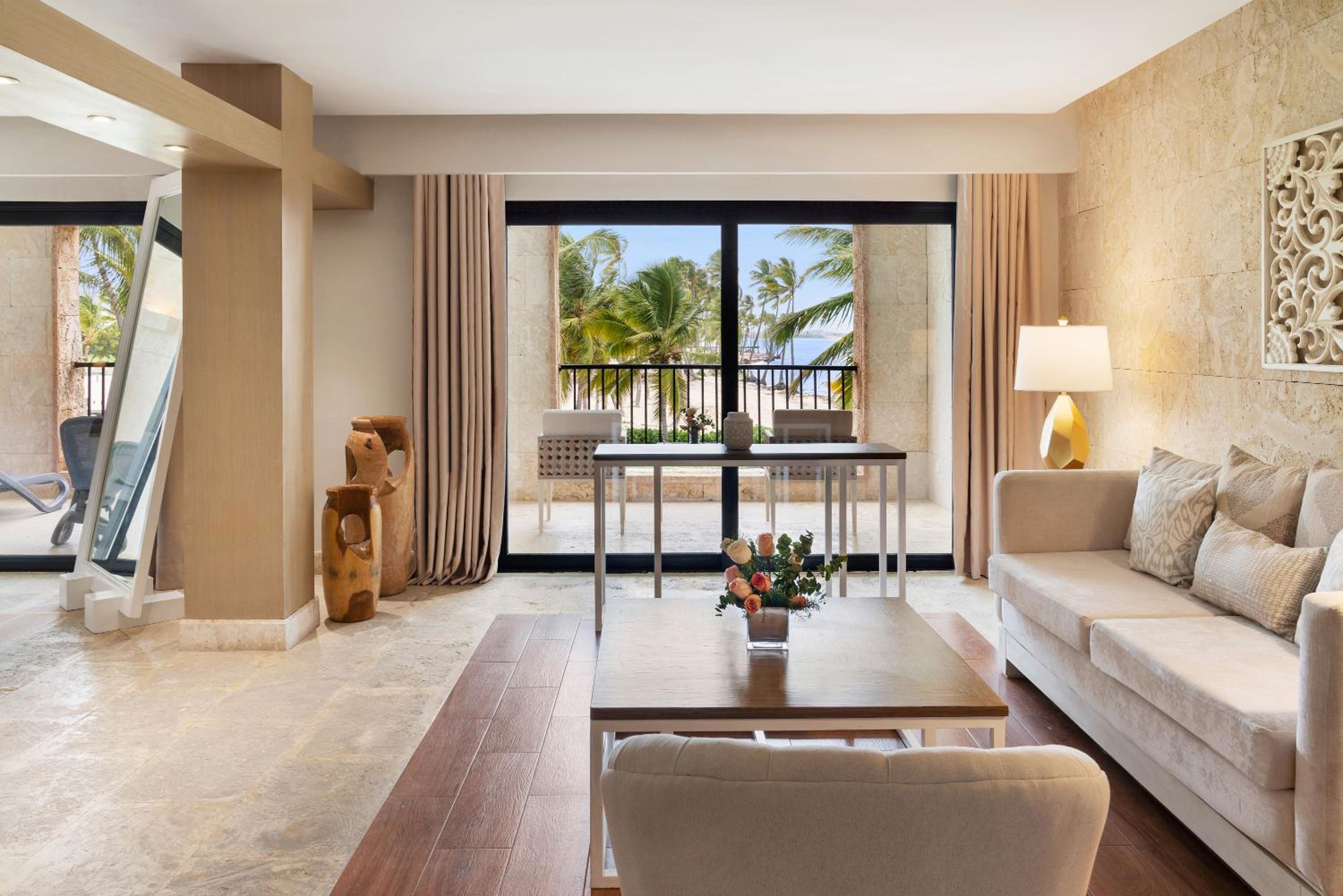 Castle, Junior Suite, 1 King, Ocean view, Balcony - Photo 1