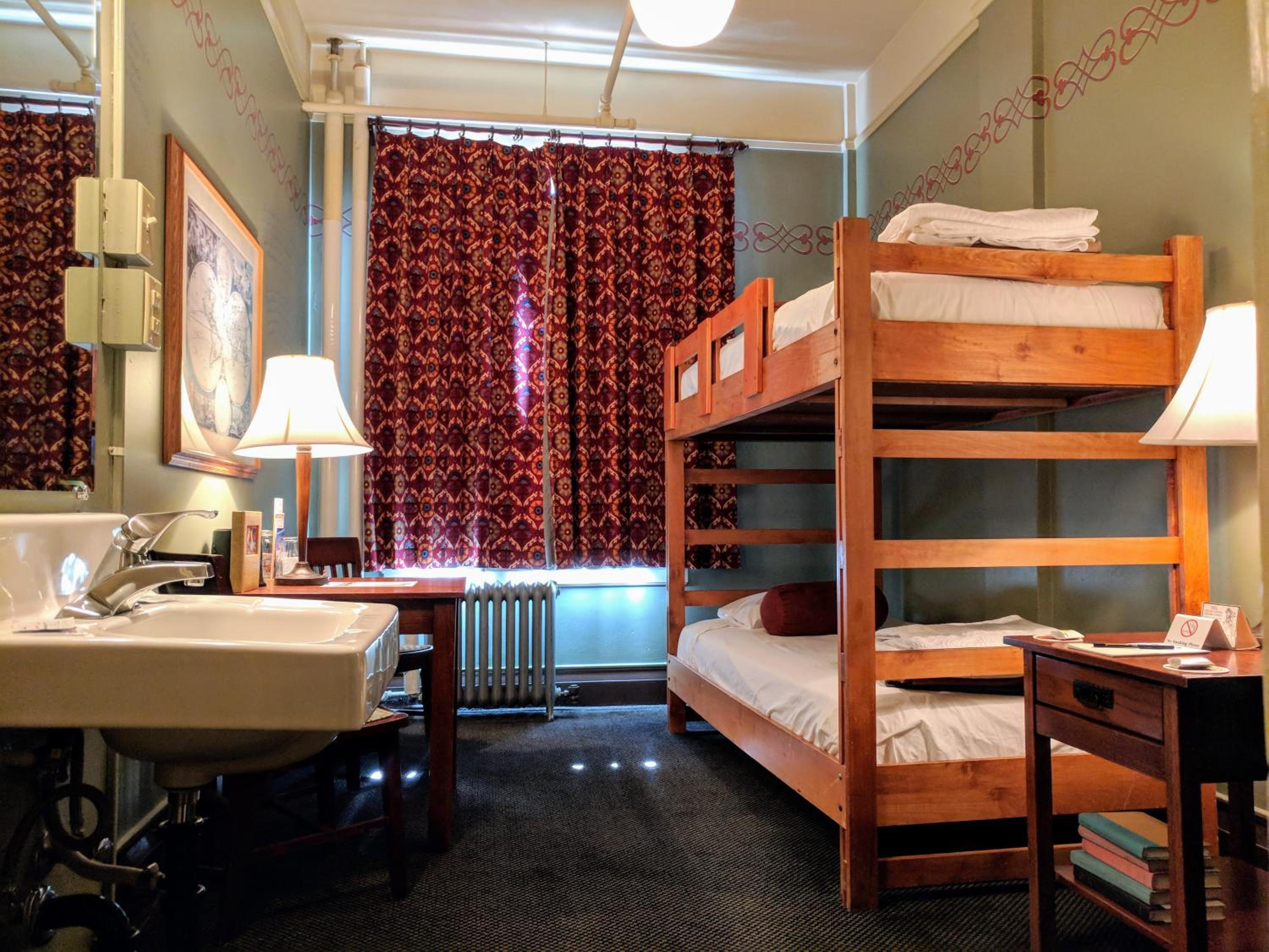 Mixed Dormitory Room photo 3