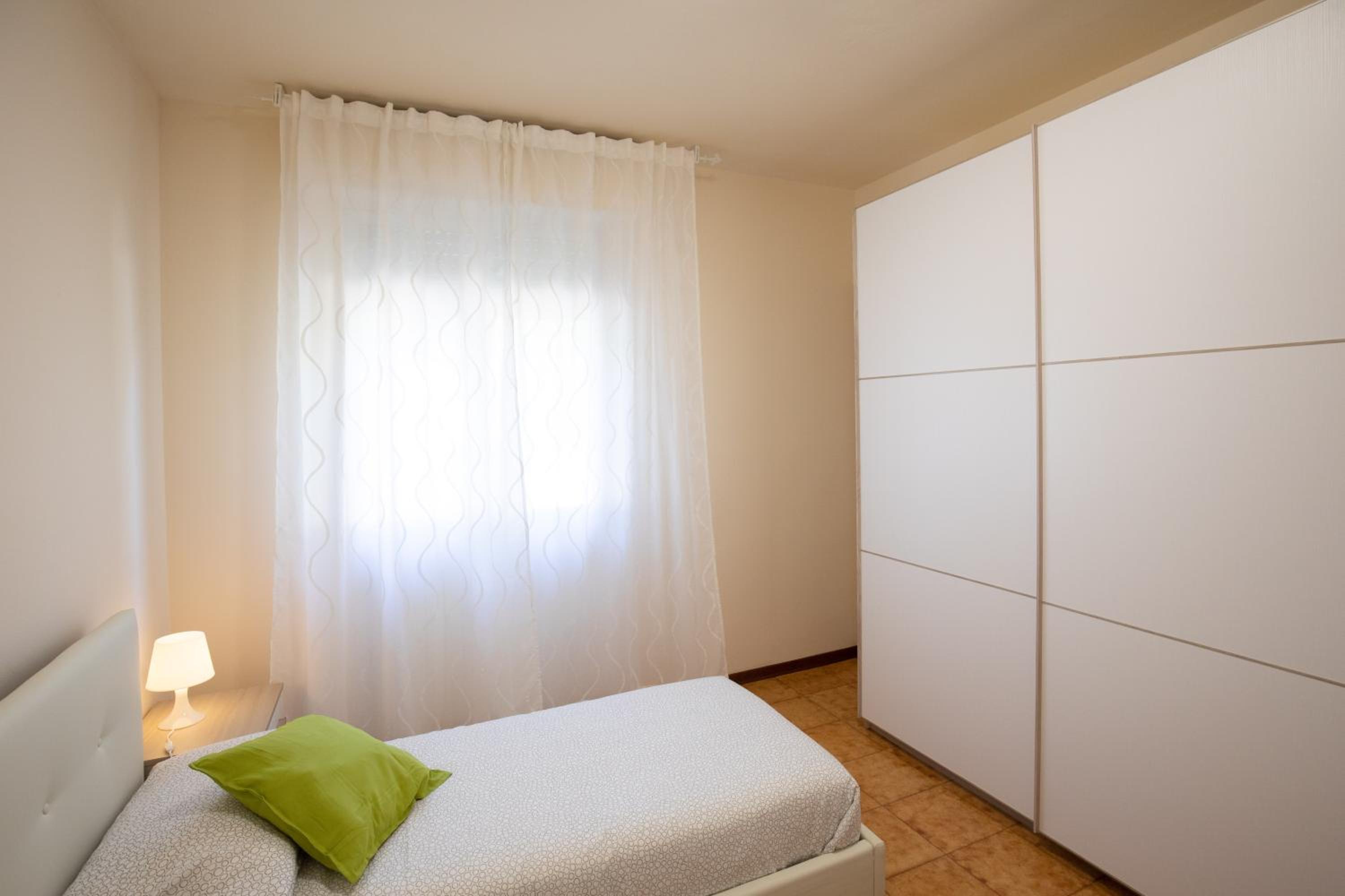 Three-Bedroom Apartment - Photo 29