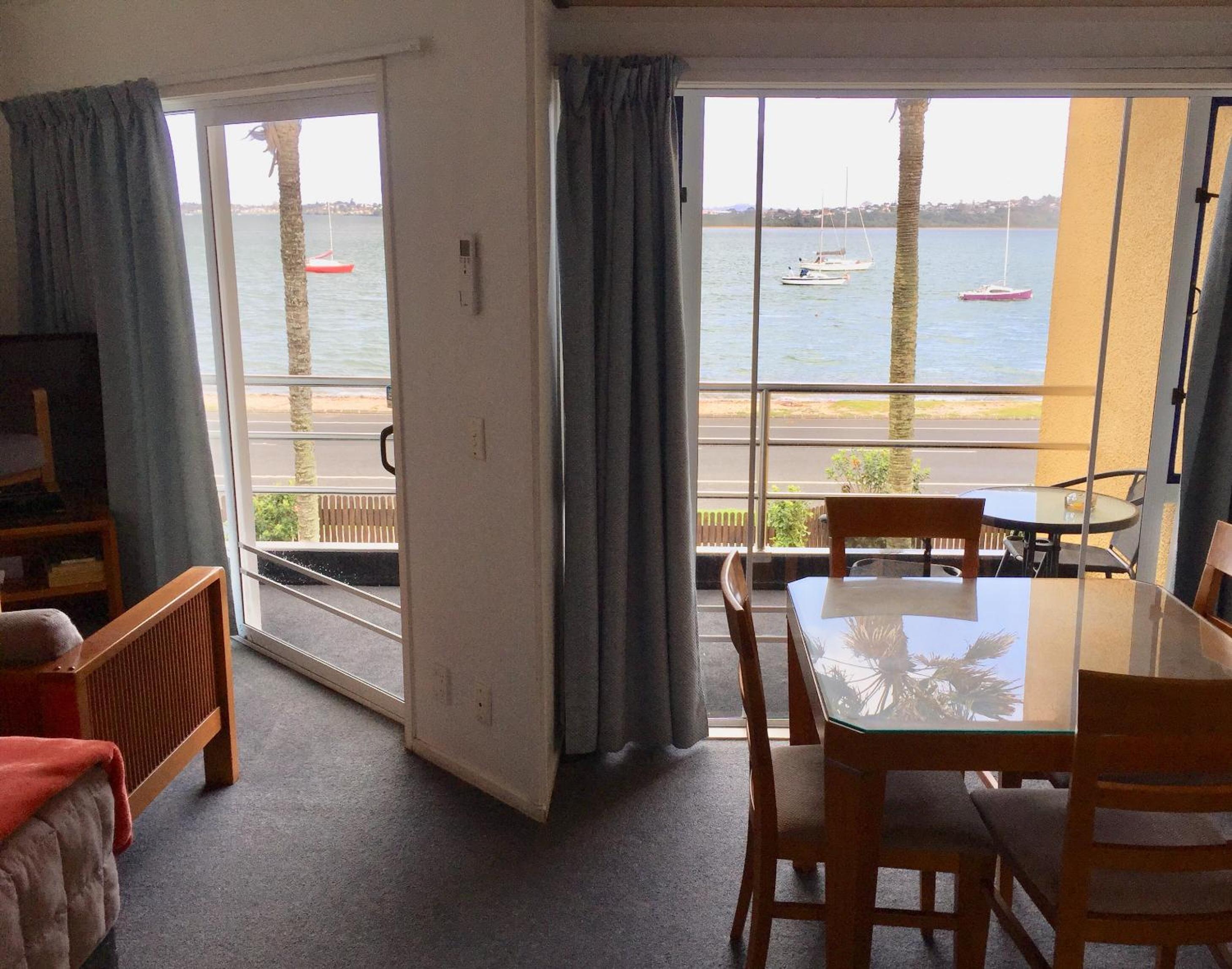 One-Bedroom Suite with Loft and Sea View - Upper Floor thumbnail 6